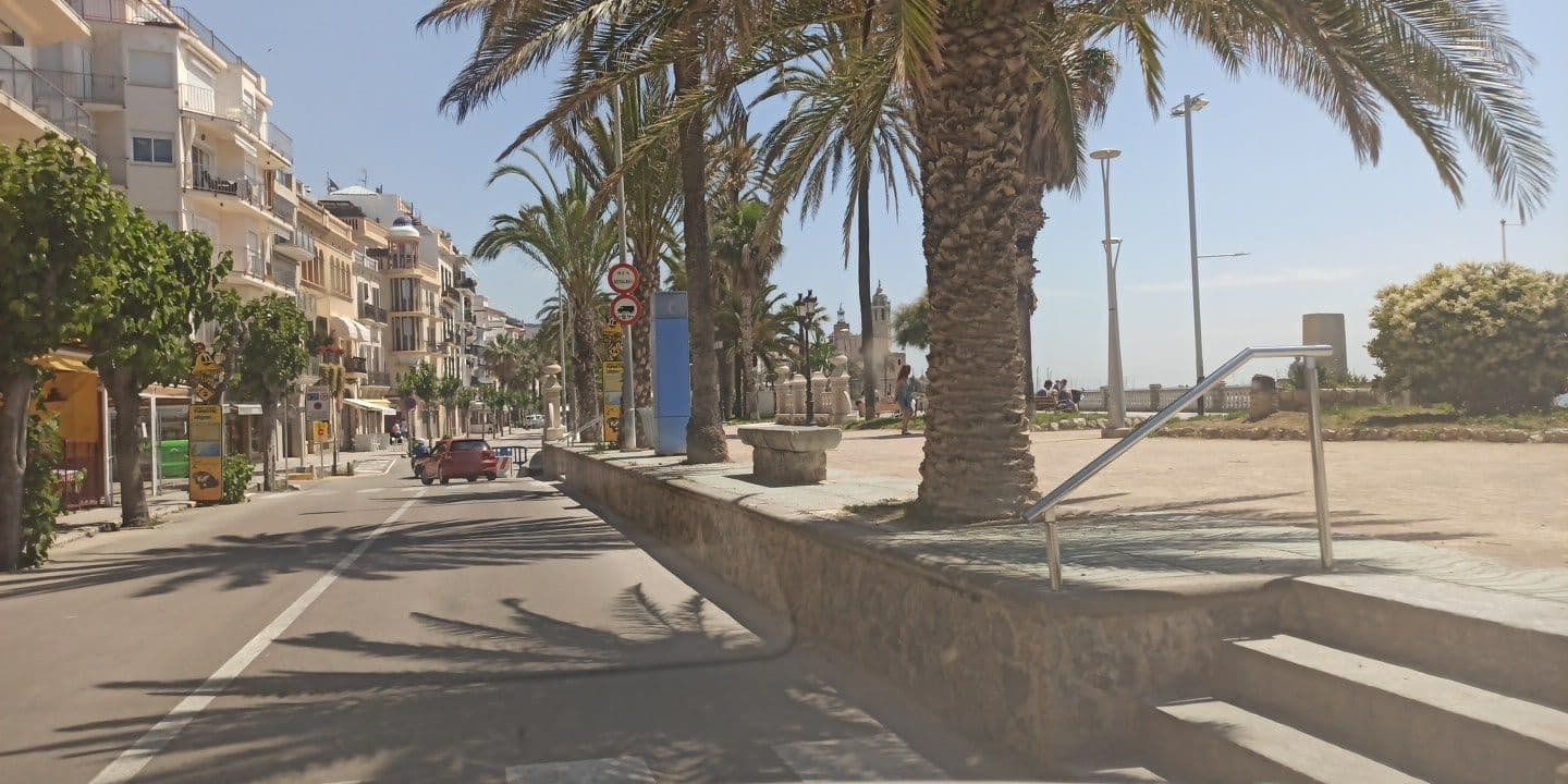 Street view near La Santa Maria, Sitges — © yopaseopor (CC BY-SA · Mapillary)