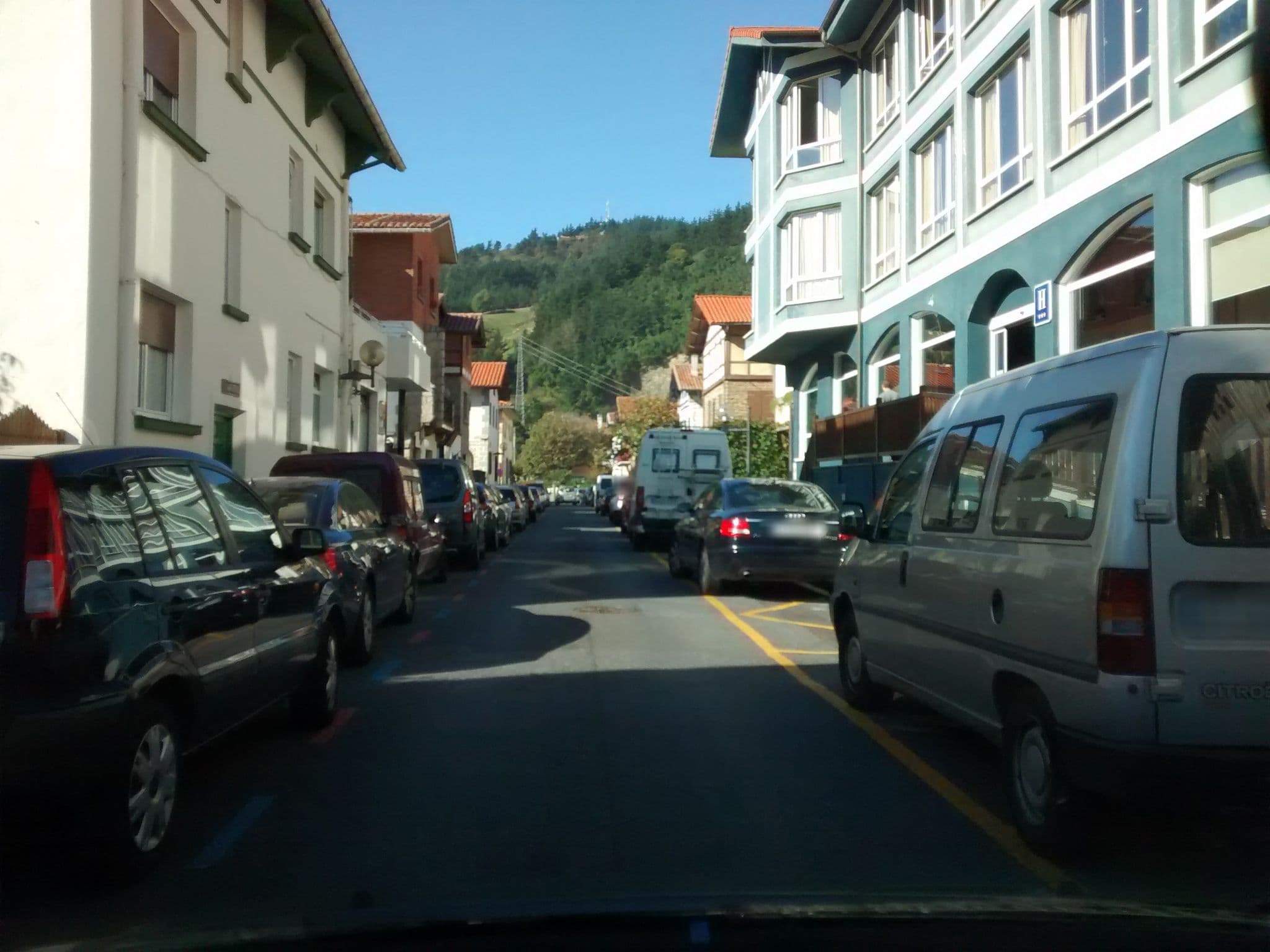 Street view near Zumardi pentsioa, Deba — © garaolaza (CC BY-SA · Mapillary)