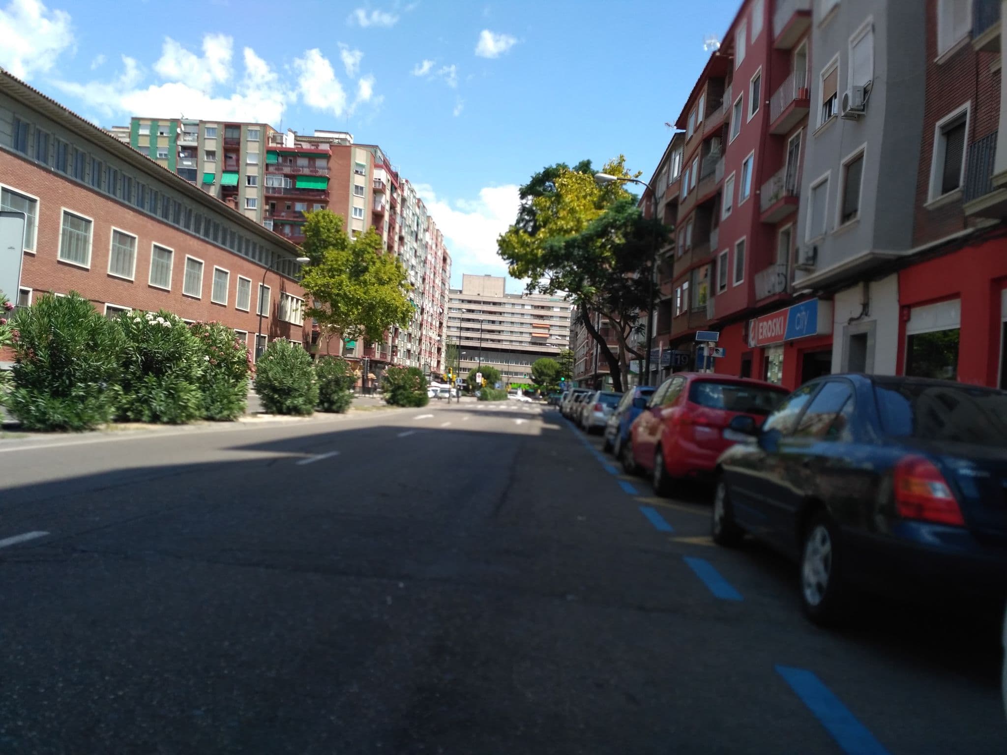 Street view near Colegio Mayor Josefa Segovia, Delicias — © un_tal_ivan (CC BY-SA · Mapillary)