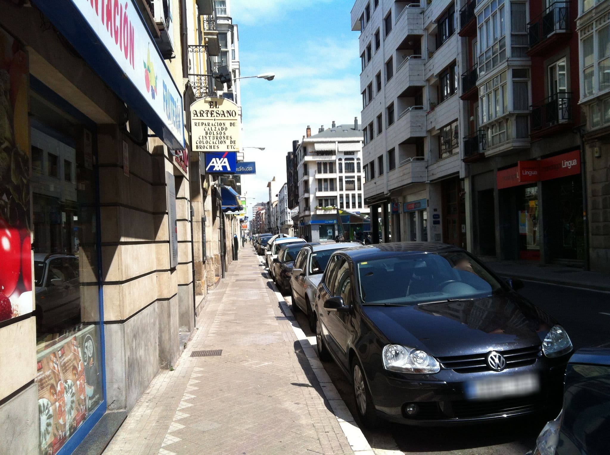 Street view near Hotel Hito, Gasteiz / Vitoria — © miguel_andrade (CC BY-SA · Mapillary)