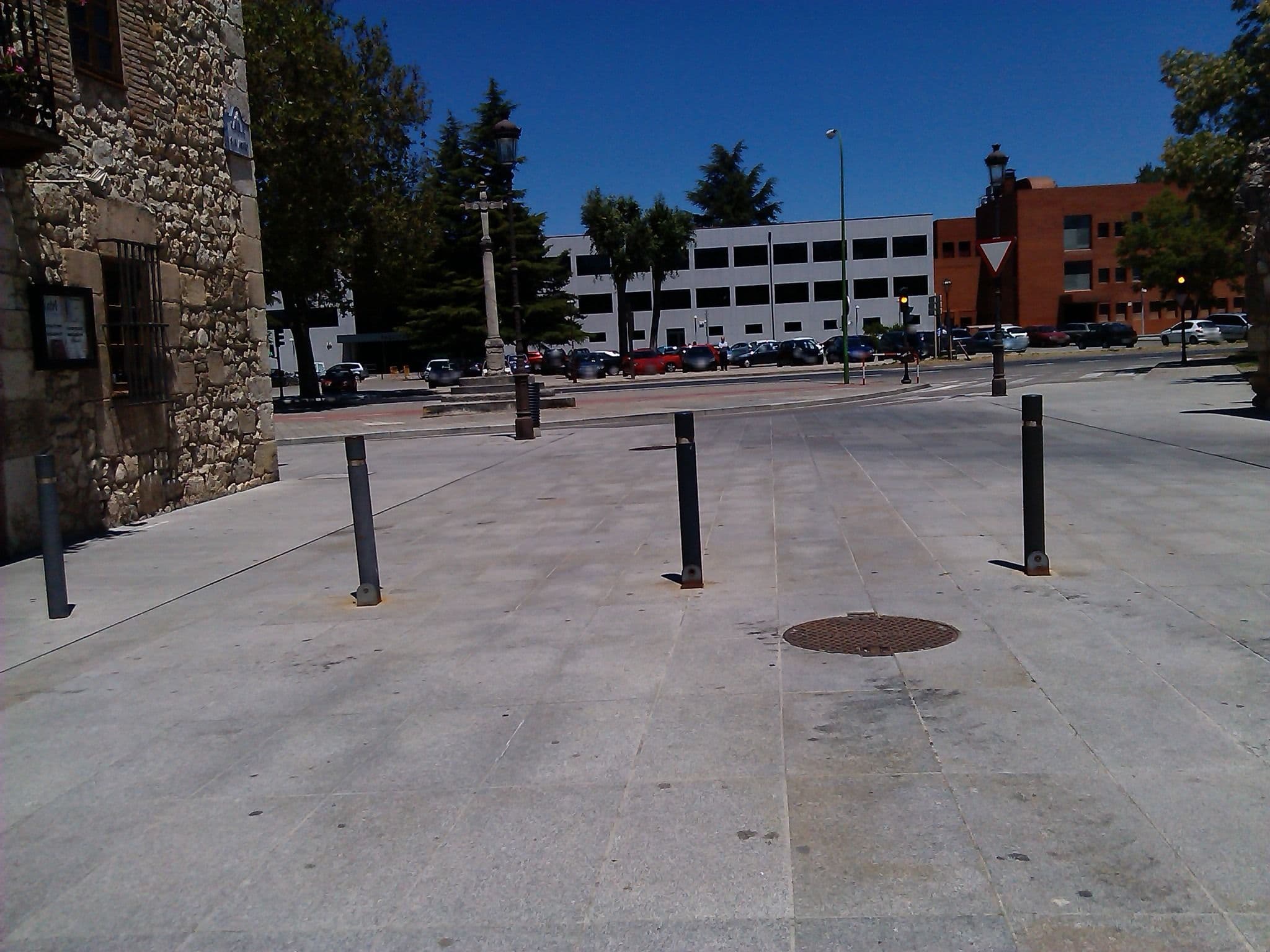 Street view near Puerta Romeros, Burgos — © changchun1 (CC BY-SA · Mapillary)