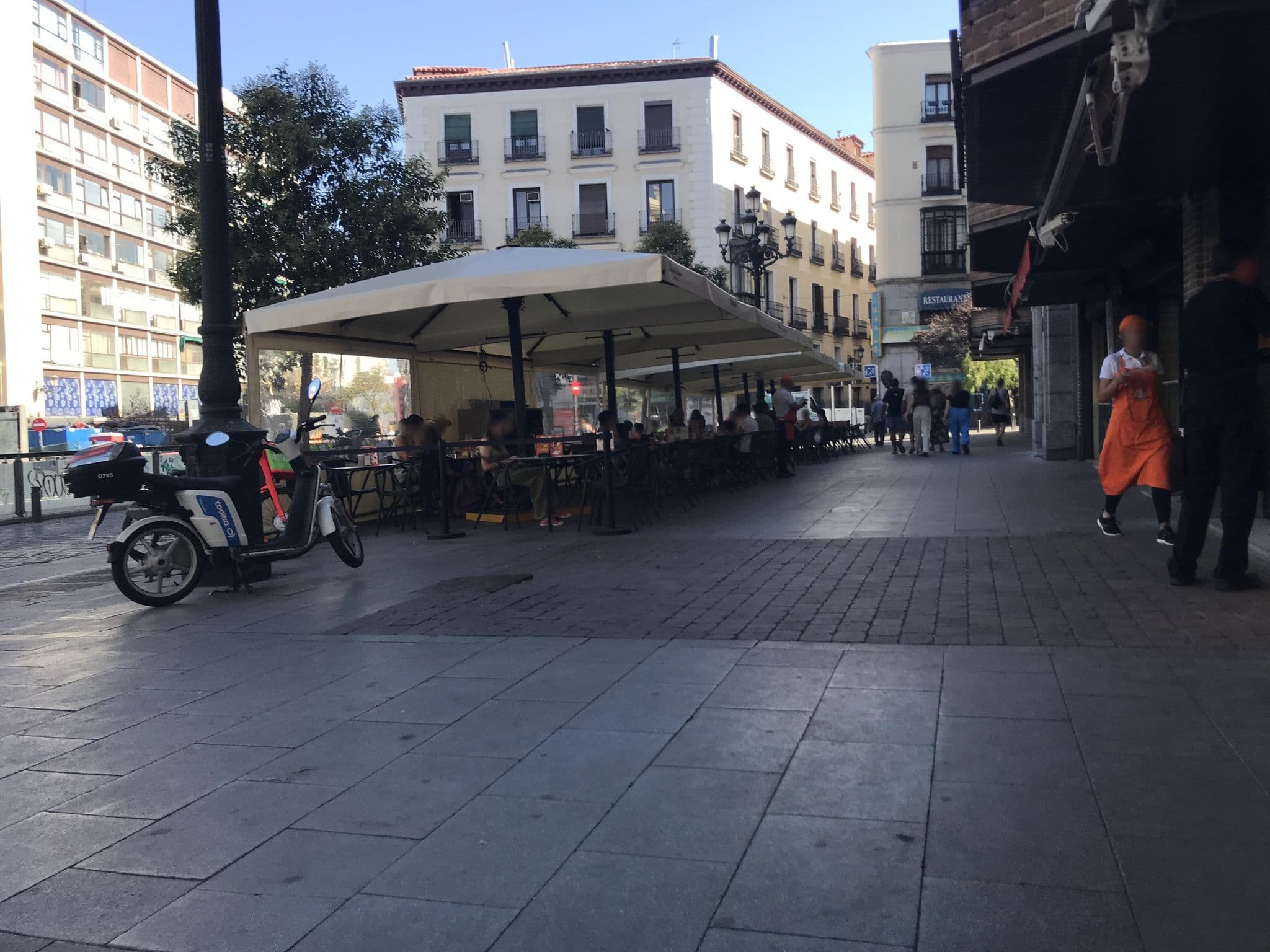 Street view near The Cortezo, Madrid — © miguel_andrade (CC BY-SA · Mapillary)