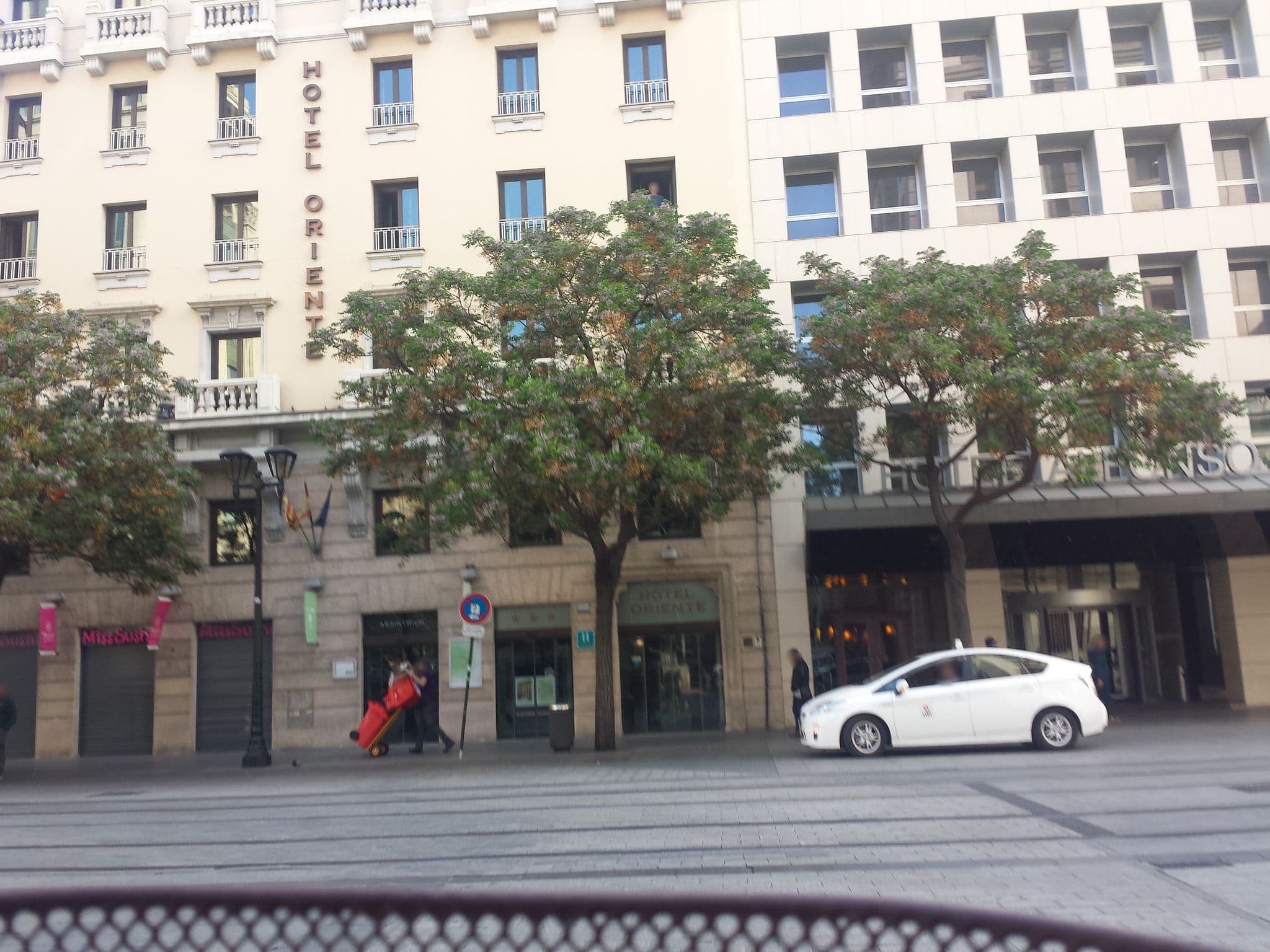 Street view near Hotel Oriente, Zaragoza — © robot8a (CC BY-SA · Mapillary)