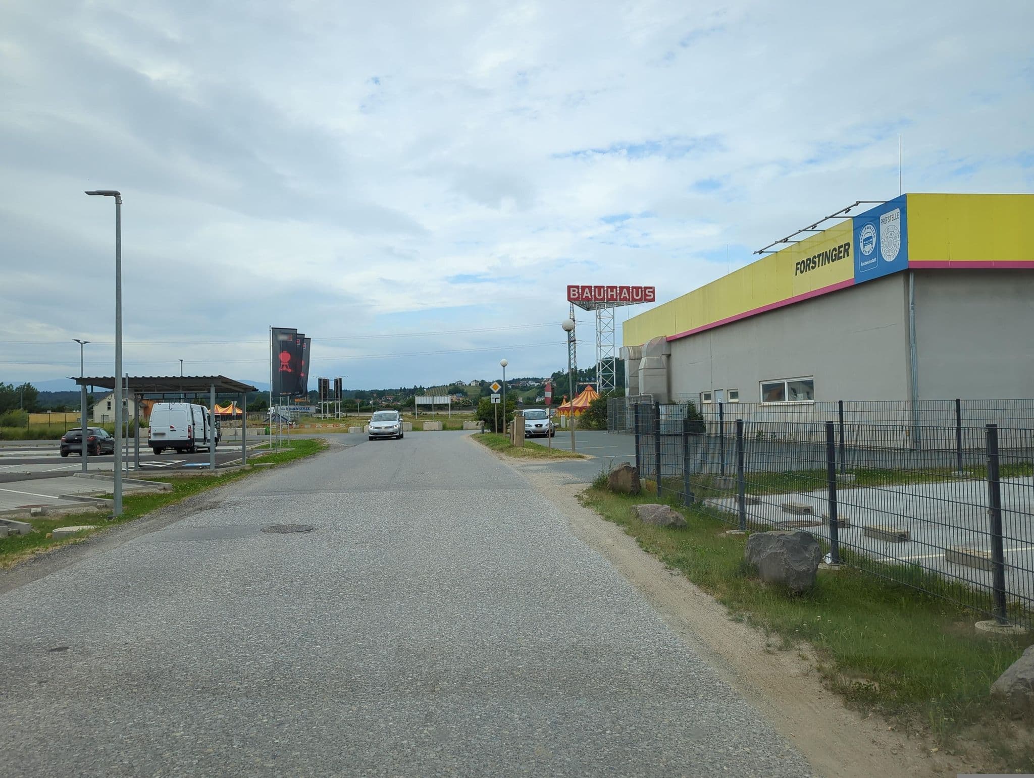 Street view near eee hotel Graz, Seiersberg — © djpixel (CC BY-SA · Mapillary)