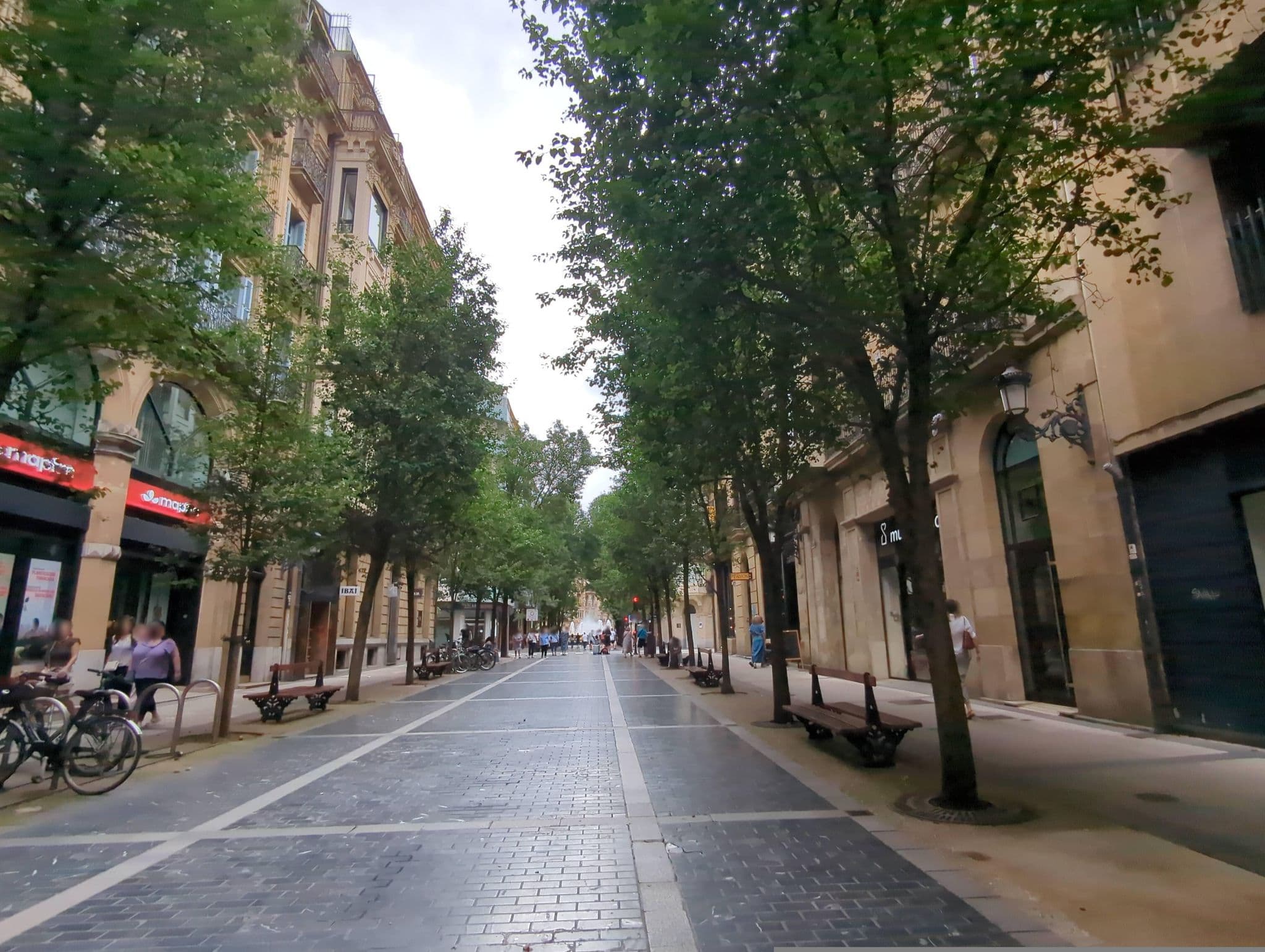 Street view near Pension Donostiarra, Donostia / San Sebastián — © miguel_andrade (CC BY-SA · Mapillary)
