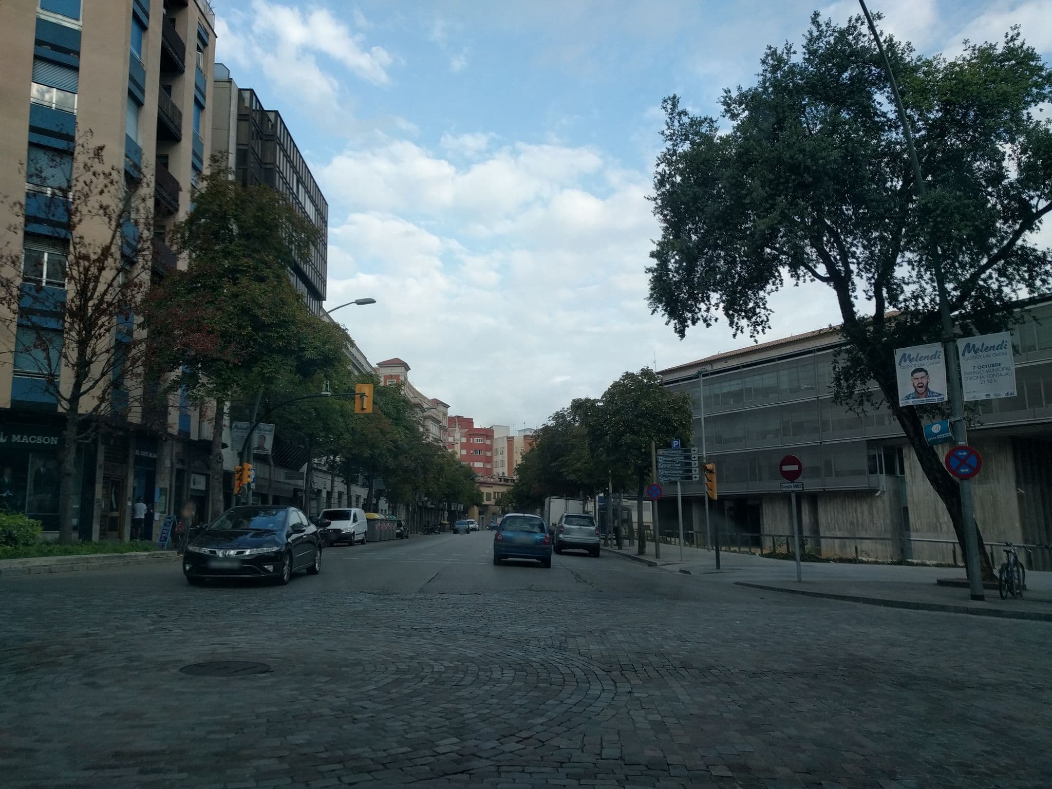 Street view near Hotel Condal, Girona — © xevi (CC BY-SA · Mapillary)