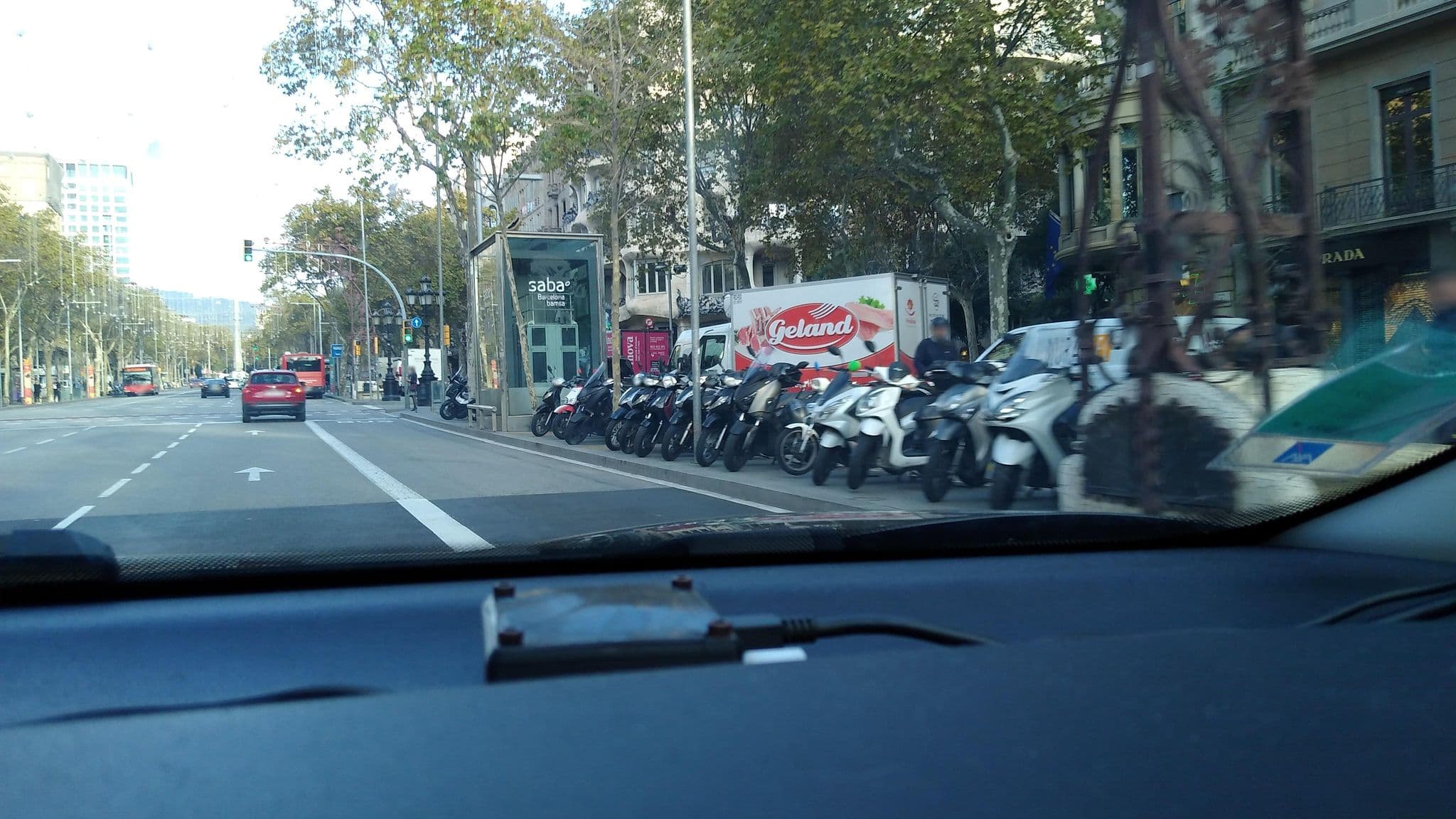 Street view near Hotel Suites Avenue, Dreta de l'Eixample — © rhum (CC BY-SA · Mapillary)