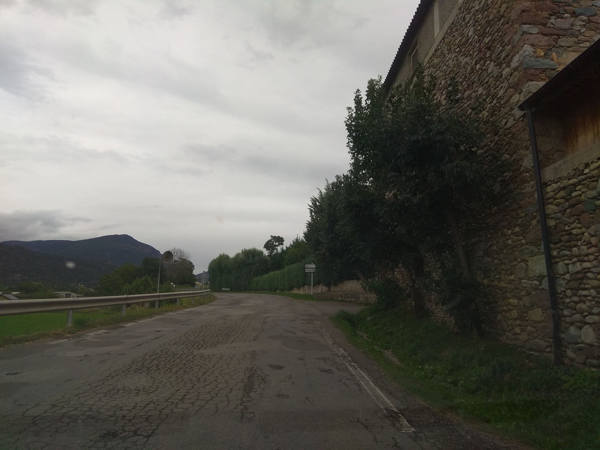 Street view near la Vall del Cadí, La Seu d'Urgell — © familiapicarol (CC BY-SA · Mapillary)