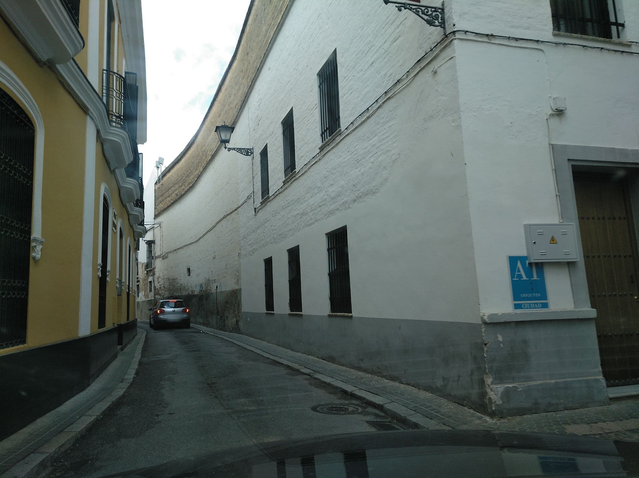 Street view near Hostal Atenas, Sevilla