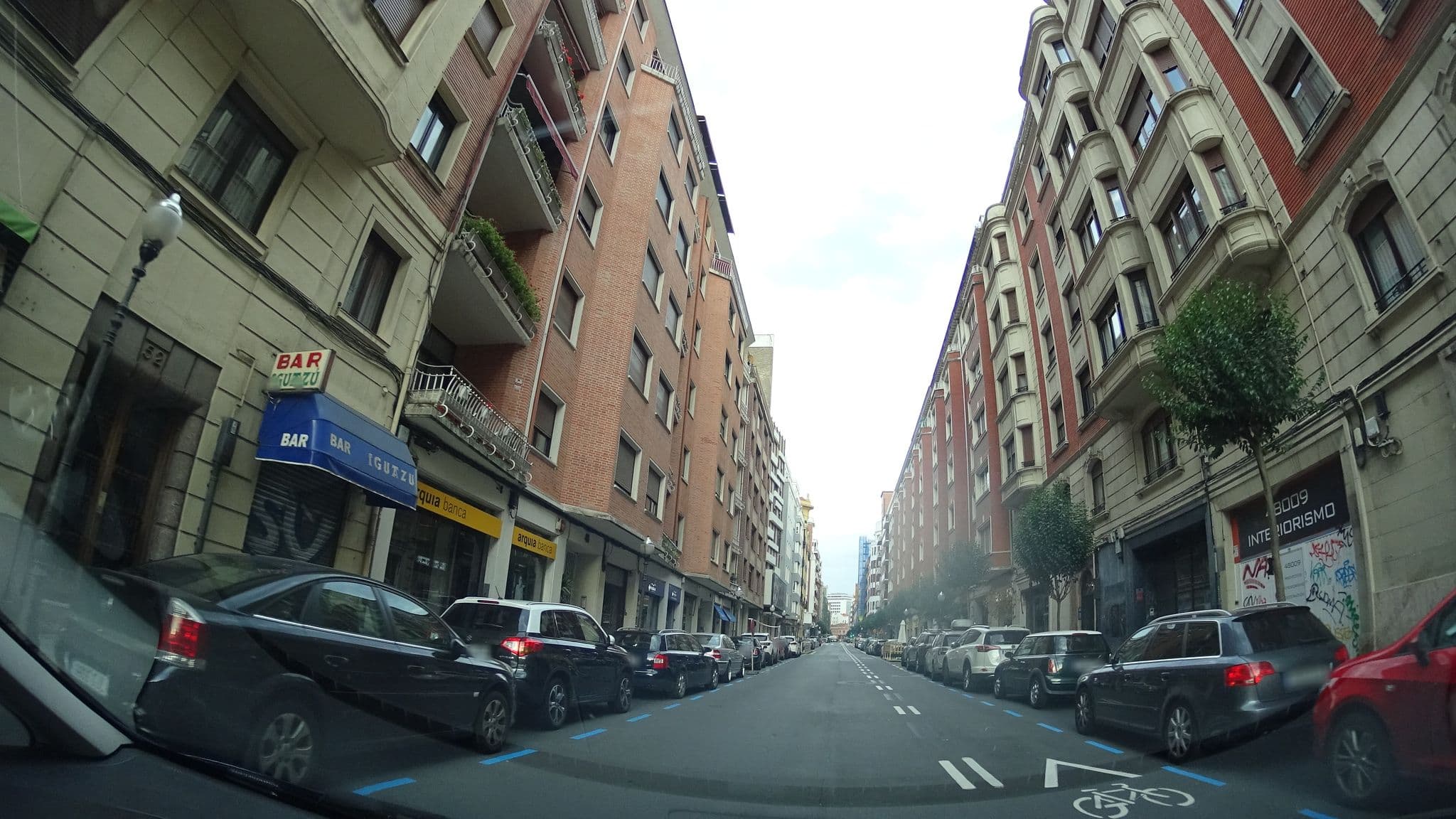Street view near Miró, Bilbao — © robertogeb (CC BY-SA · Mapillary)