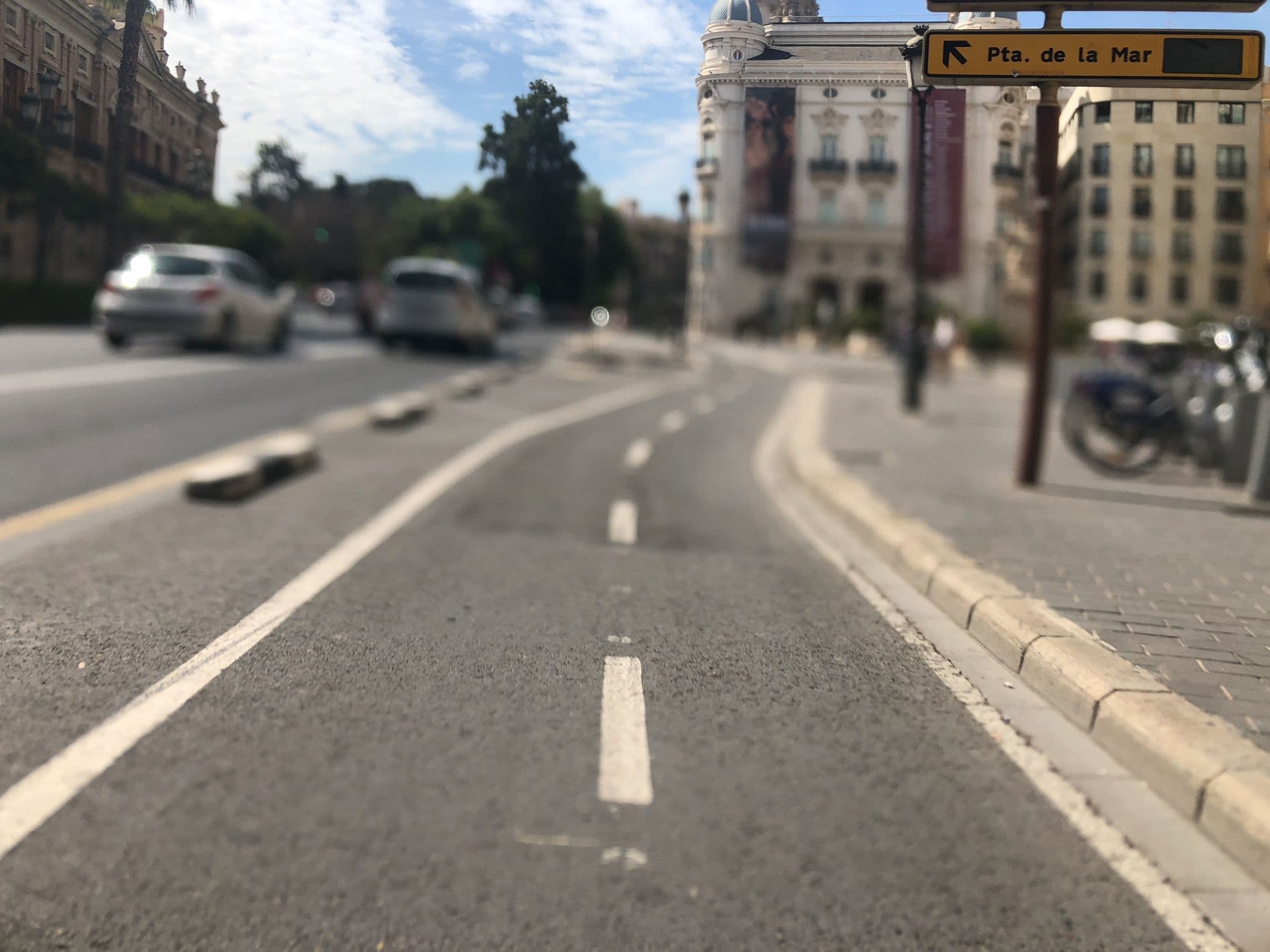 Street view near Purple Nest Hostel, Valencia
