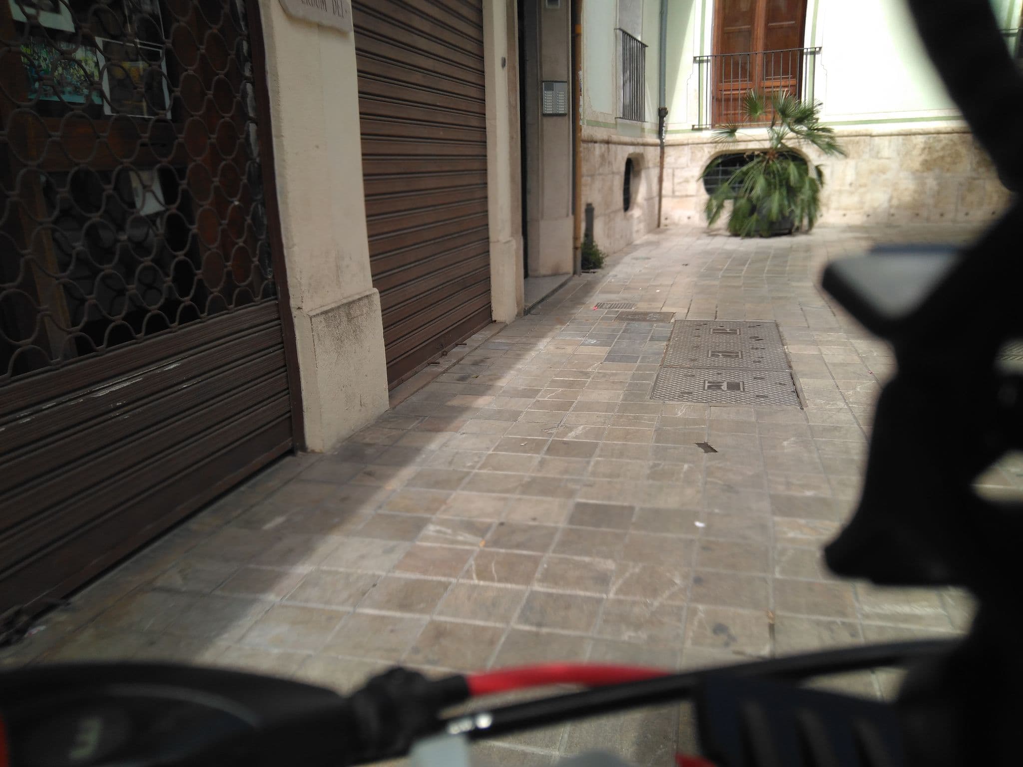 Street view near Room00, Valencia — © itxi (CC BY-SA · Mapillary)