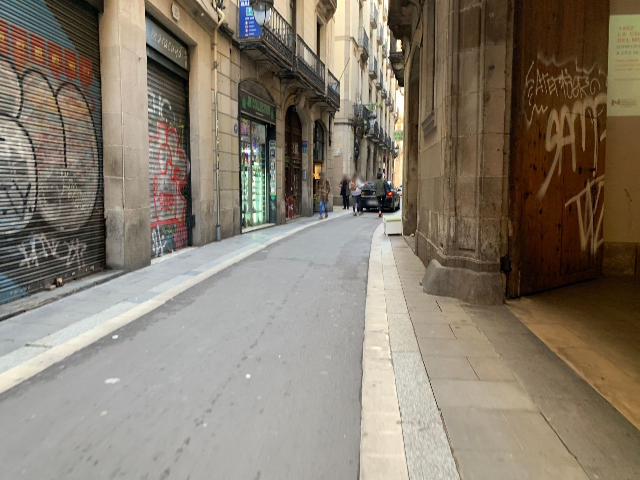 Street view near Hostal Baires, Barri Gòtic — © egorka (CC BY-SA · Mapillary)