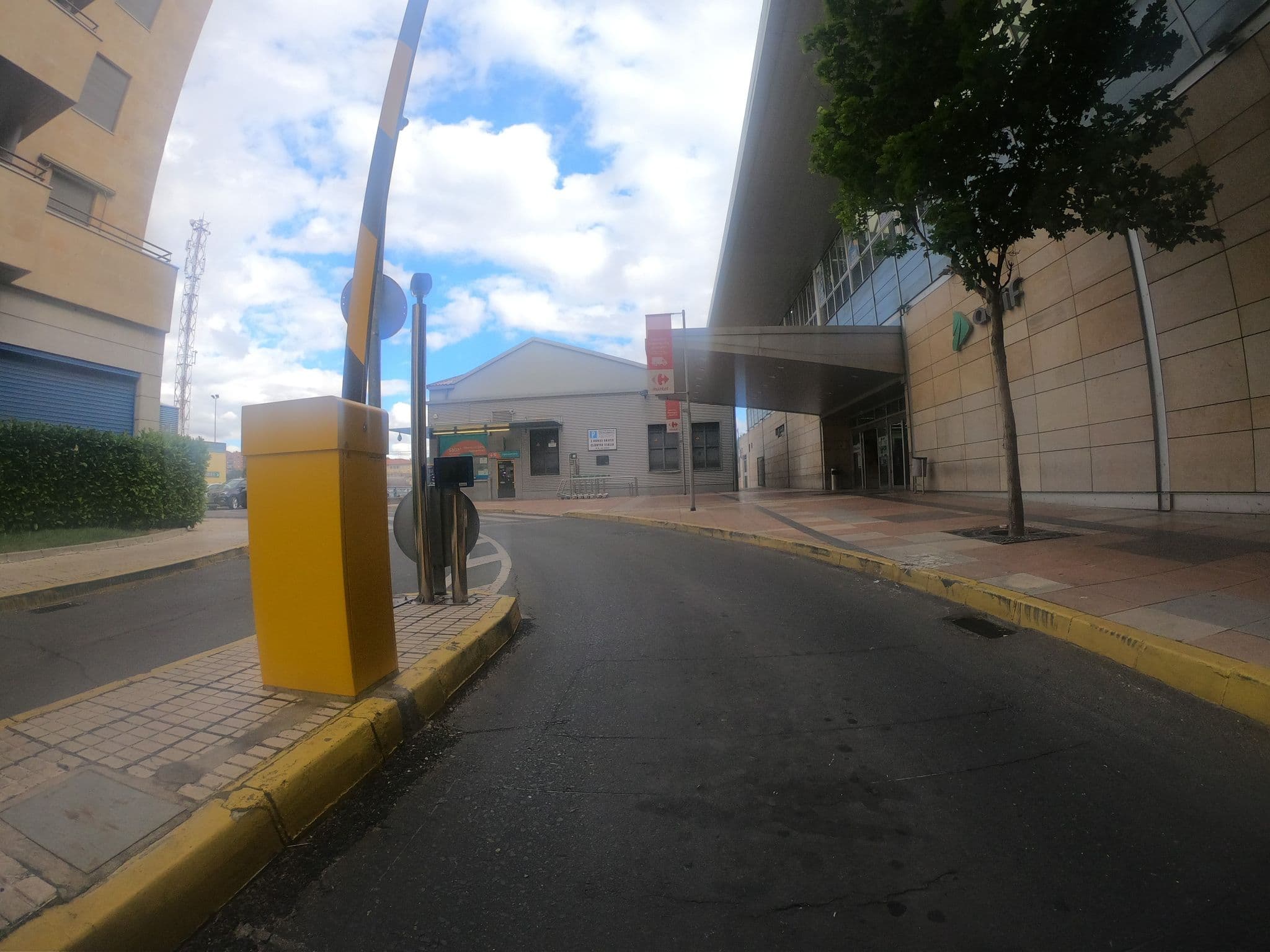 Street view near Hostal Los Infantes, Santa Marta de Tormes — © sanchi (CC BY-SA · Mapillary)