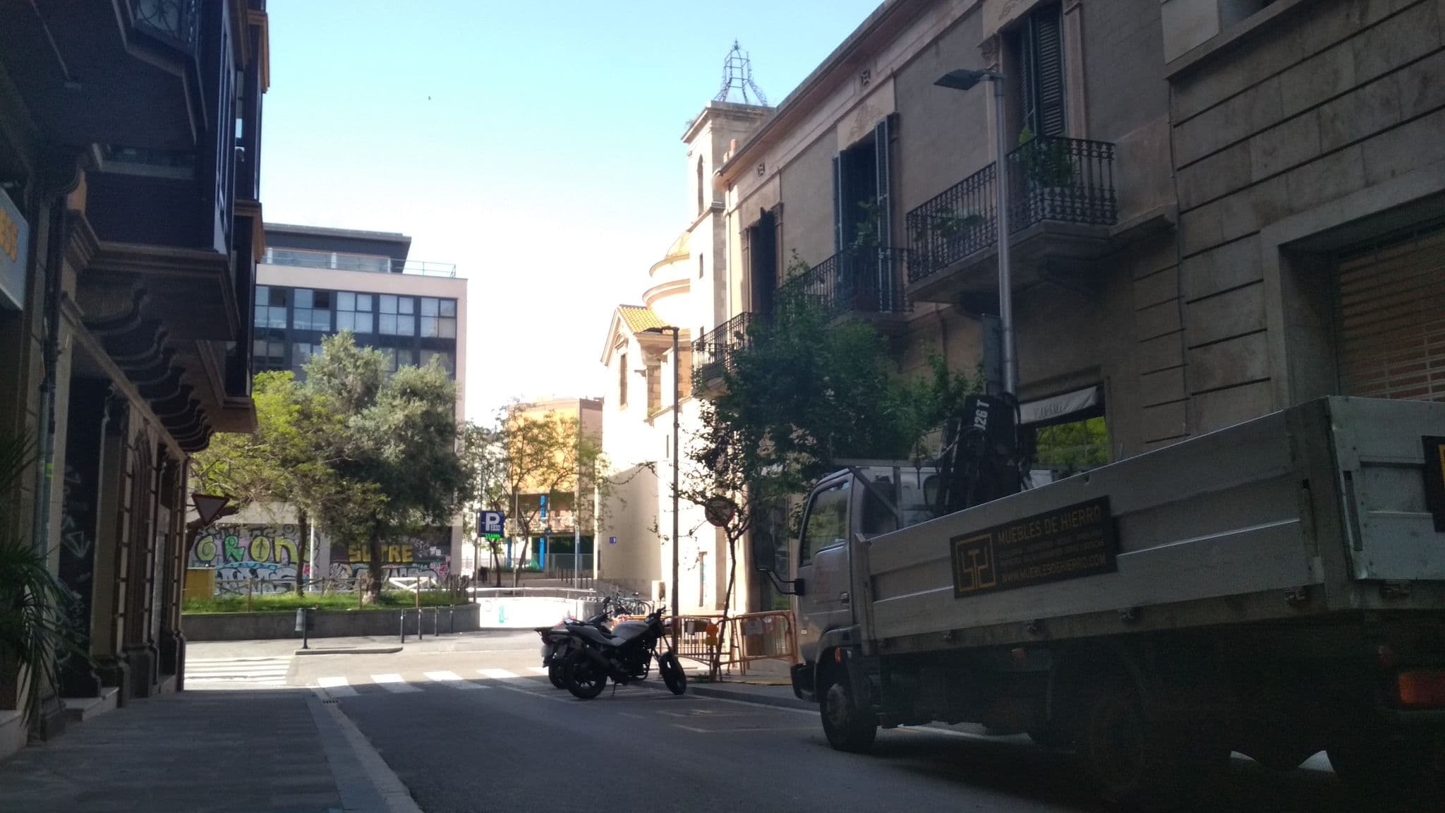 Street view near chic&basic Reding Hotel, Eixample — © toniserra (CC BY-SA · Mapillary)