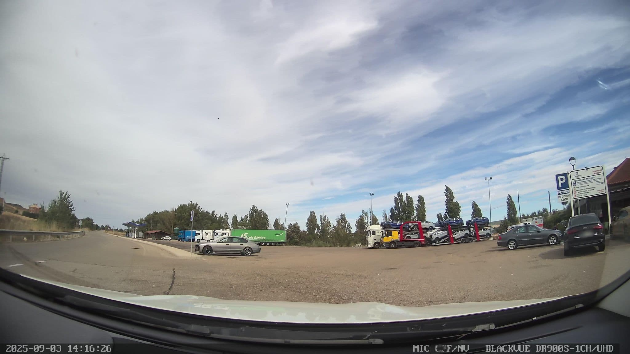 Street view near Zamorano, Dueñas — © sanjorgepinho (CC BY-SA · Mapillary)