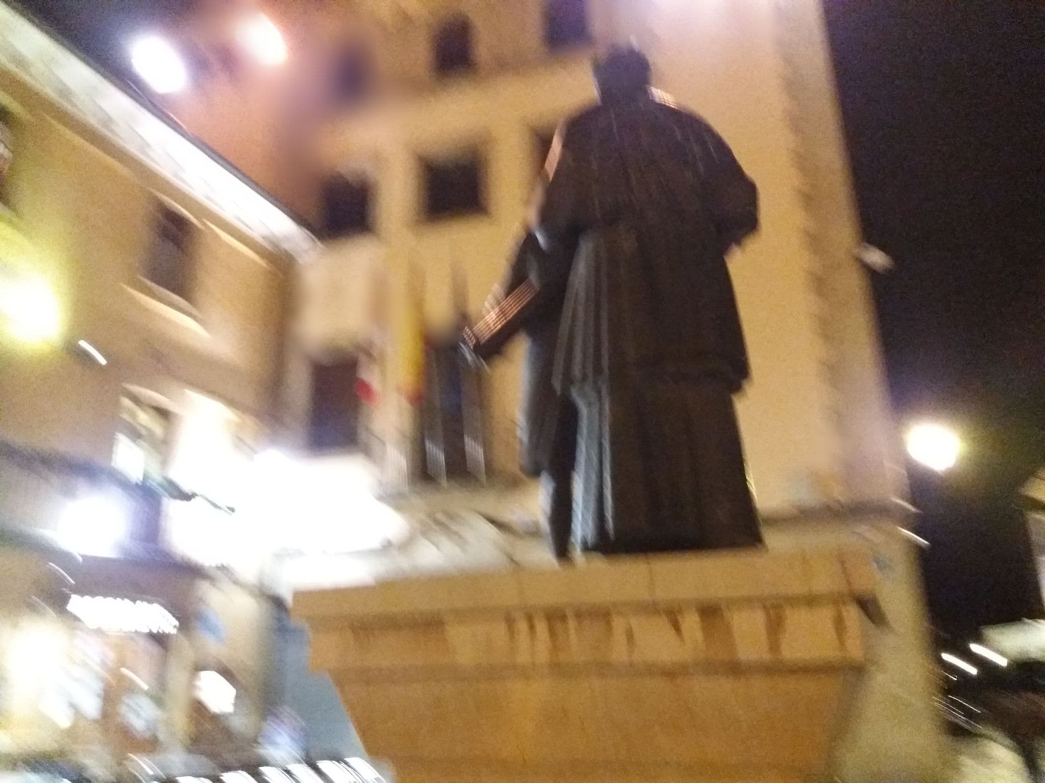 Street view near Hotal Boccalino, León — © robertogeb (CC BY-SA · Mapillary)