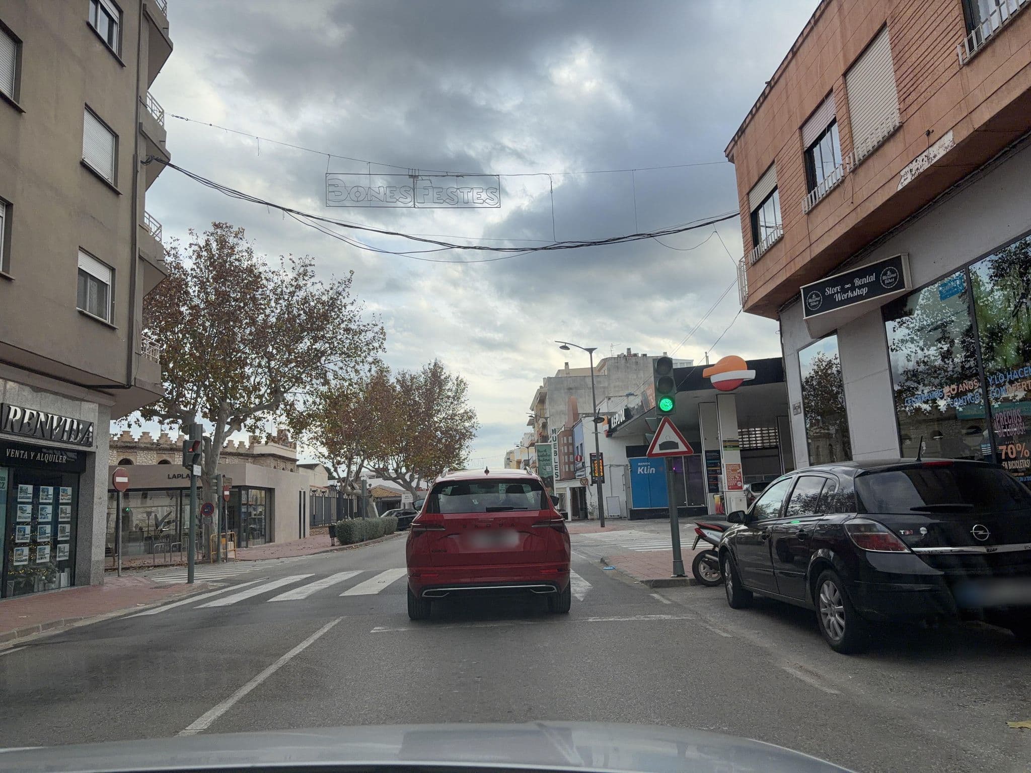 Street view near Hotel Ramis, Ondara — © carstenhag (CC BY-SA · Mapillary)