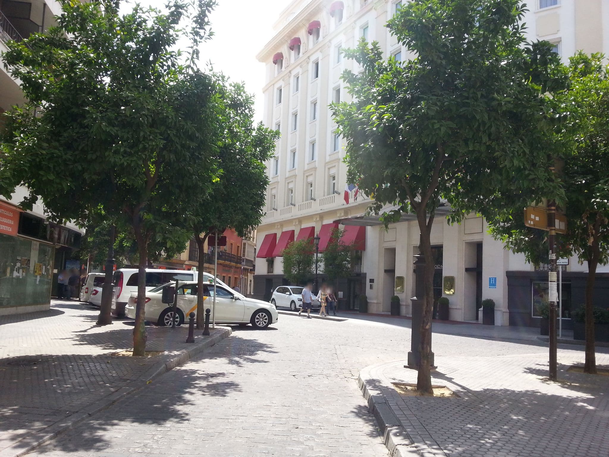 Street view near Hotel Gran Meliá Colón, Sevilla