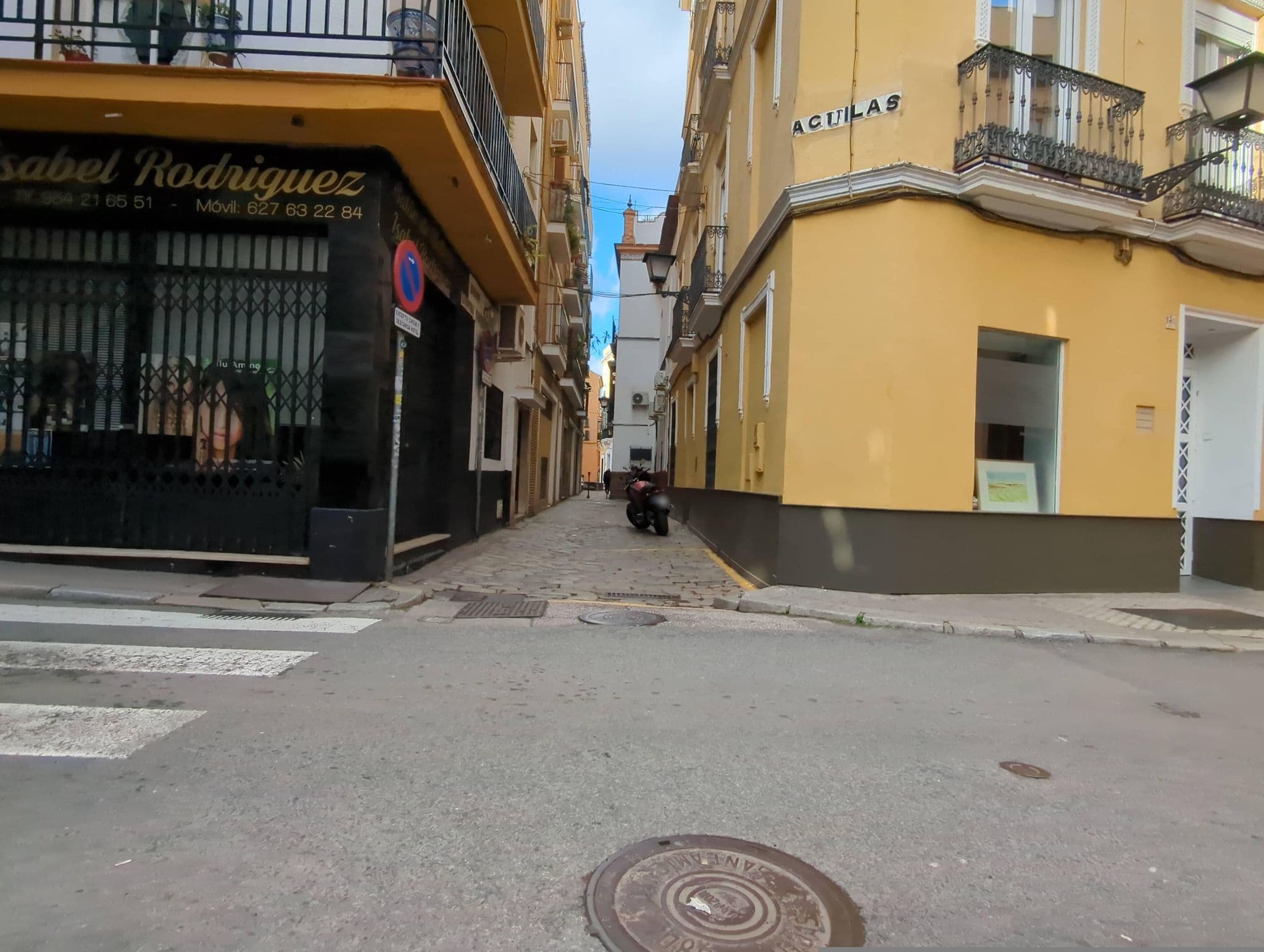 Street view near Hotel Abanico, Sevilla