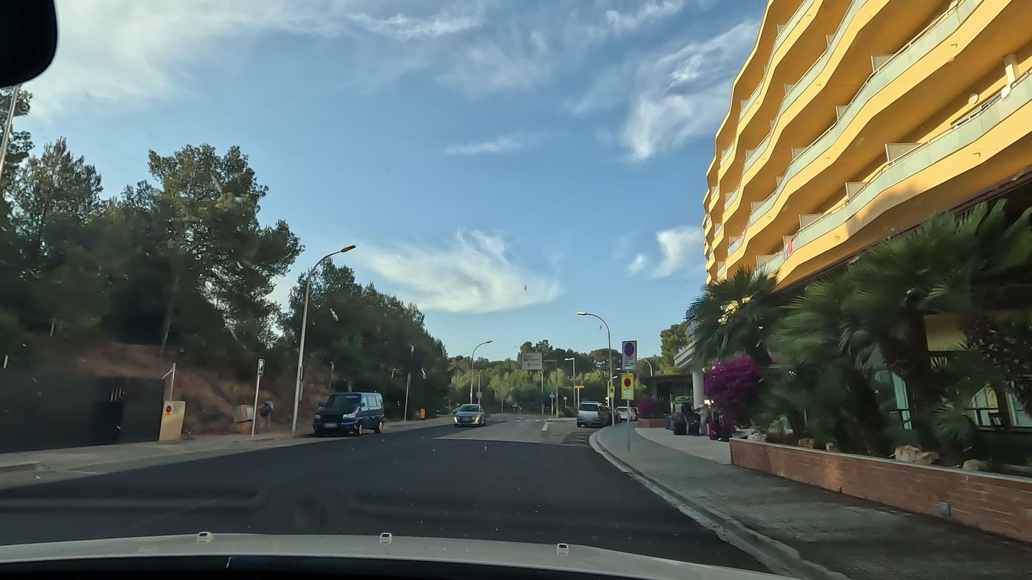 Street view near Calypso, Salou — © ildecoco (CC BY-SA · Mapillary)