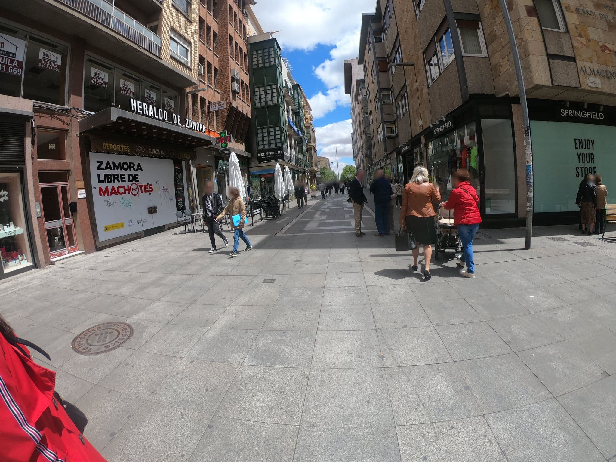 Street view near Hotel Zenit II Infantas, Zamora — © sanchi (CC BY-SA · Mapillary)