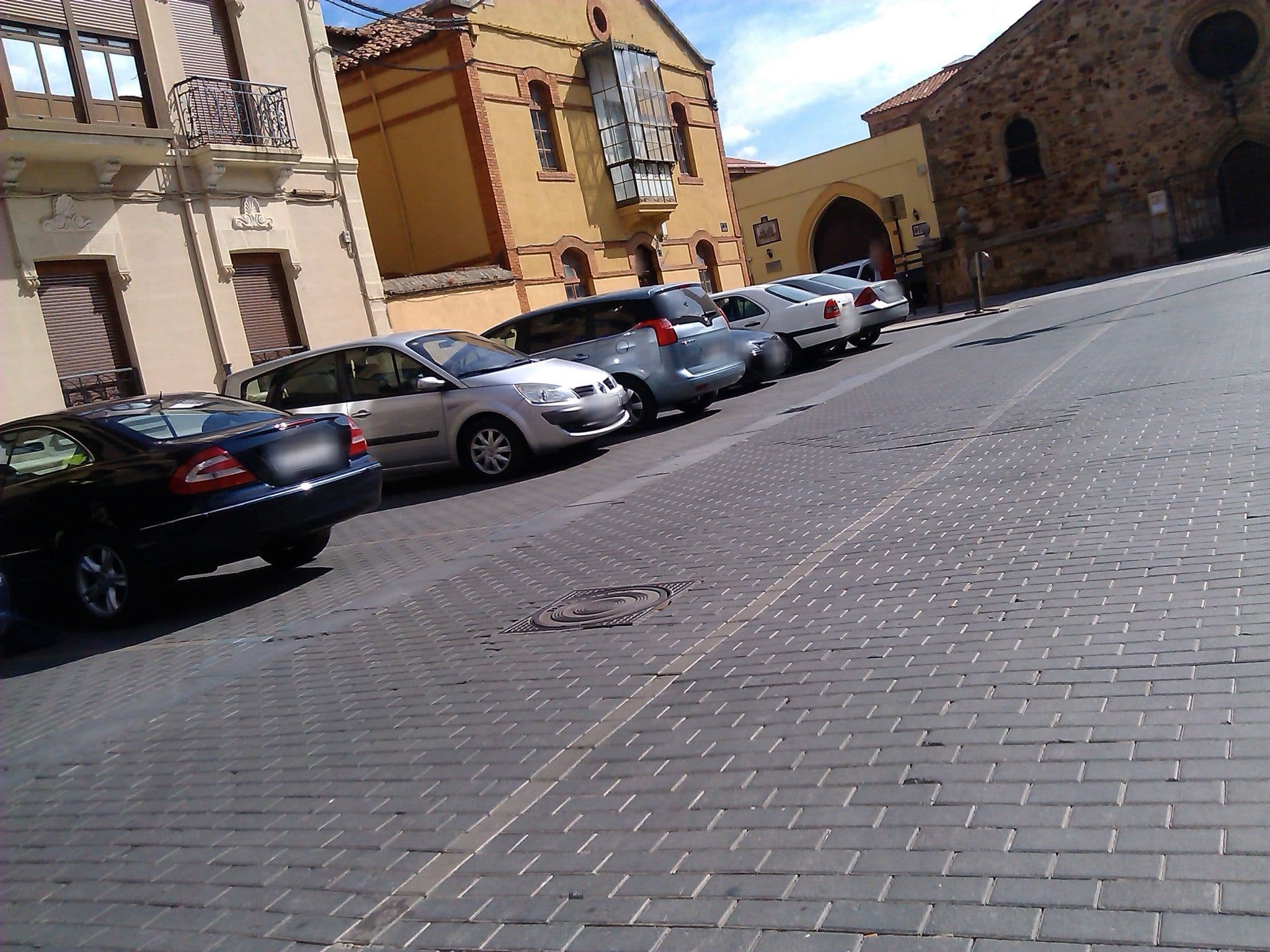 Street view near Hostal La Peseta, Astorga — © changchun1 (CC BY-SA · Mapillary)