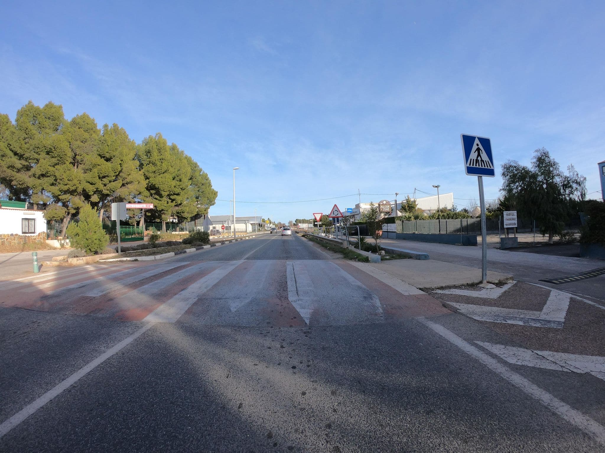 Street view near Hotel Patilla, Requena — © joostjakob (CC BY-SA · Mapillary)