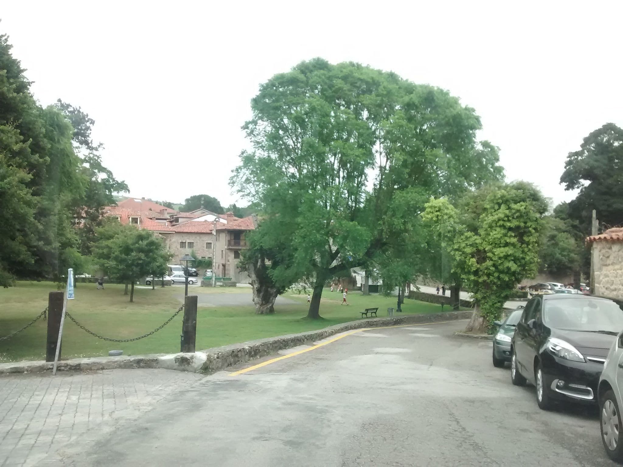 Street view near Los Hidalgos, Santillana — © egofer (CC BY-SA · Mapillary)
