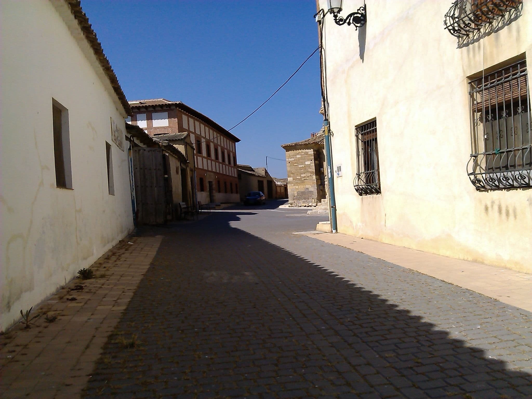 Street view near Albergue En El Camino, Astudillo — © changchun1 (CC BY-SA · Mapillary)