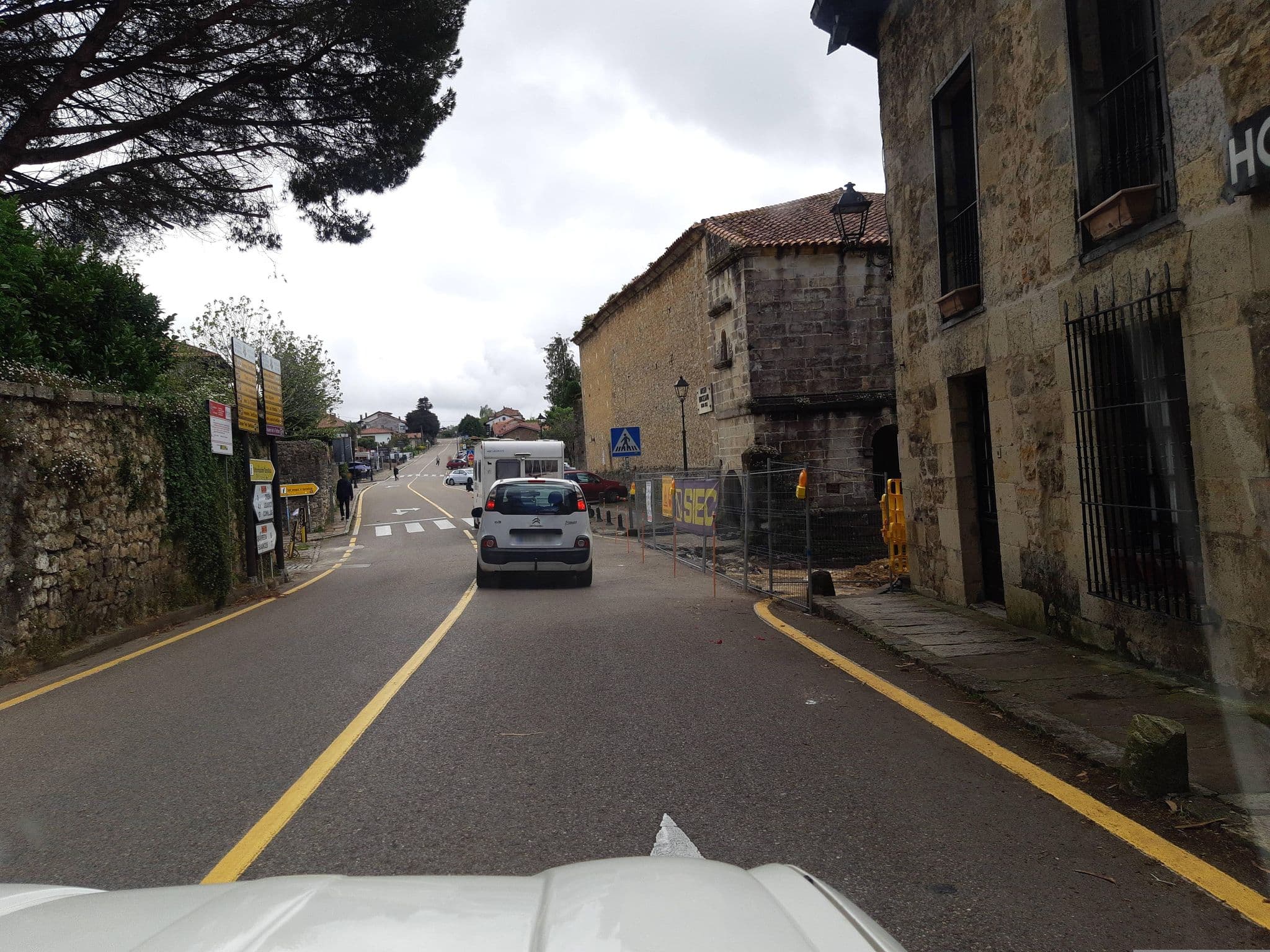 Street view near Hotel Museo Santillana, Santillana — © geo50 (CC BY-SA · Mapillary)