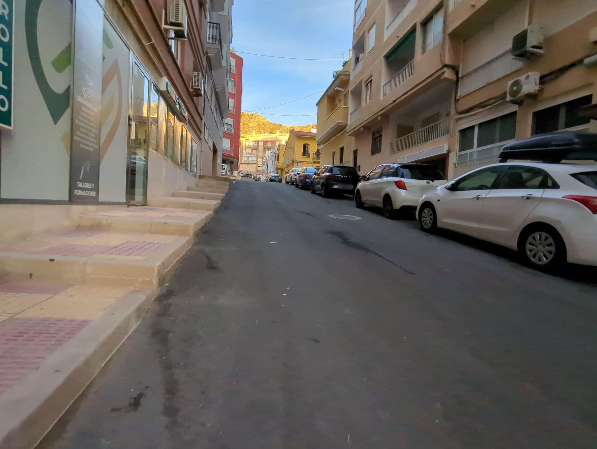 Street view near Imperial, Cullera — © miguel_andrade (CC BY-SA · Mapillary)