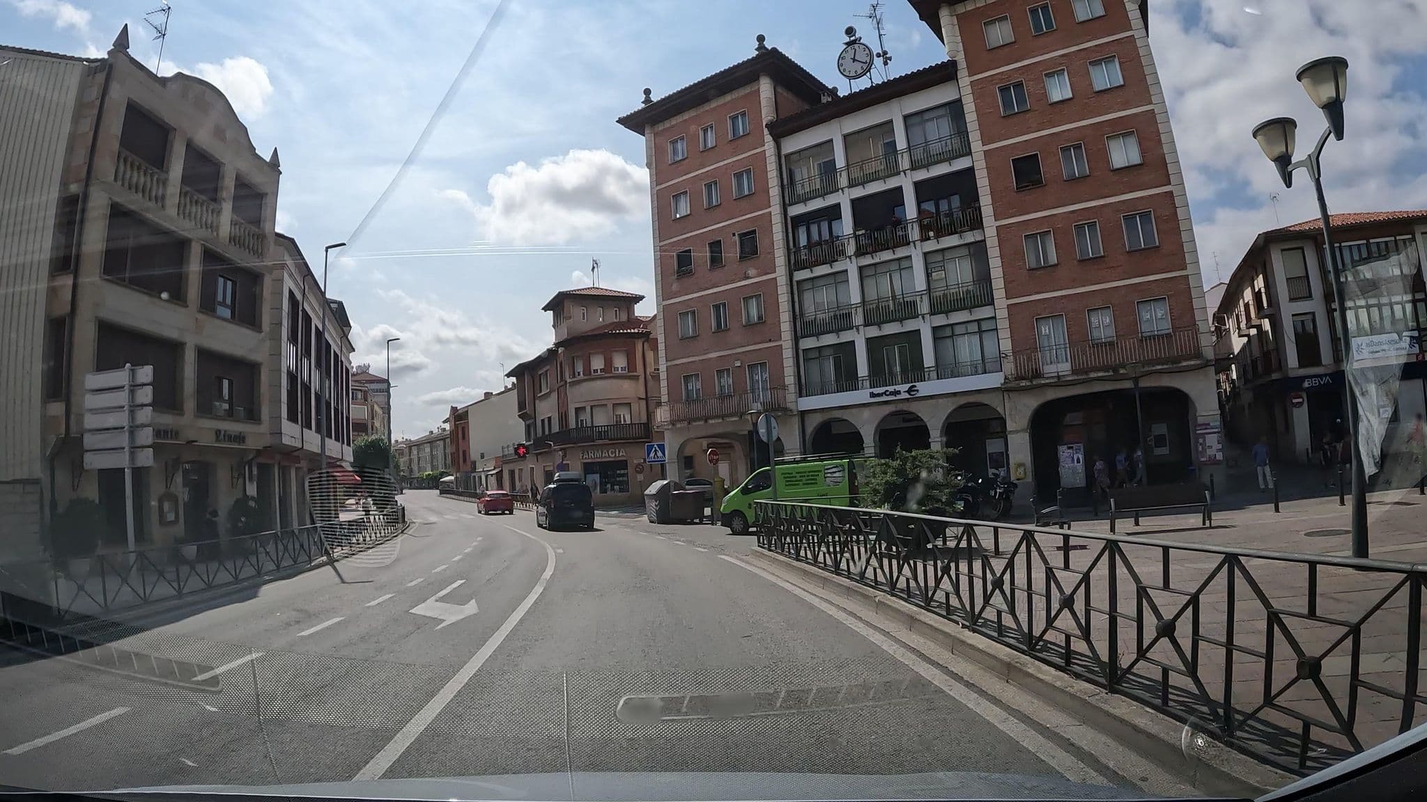 Street view near Hostal Linaje, Medina de Pomar — © vinisa (CC BY-SA · Mapillary)