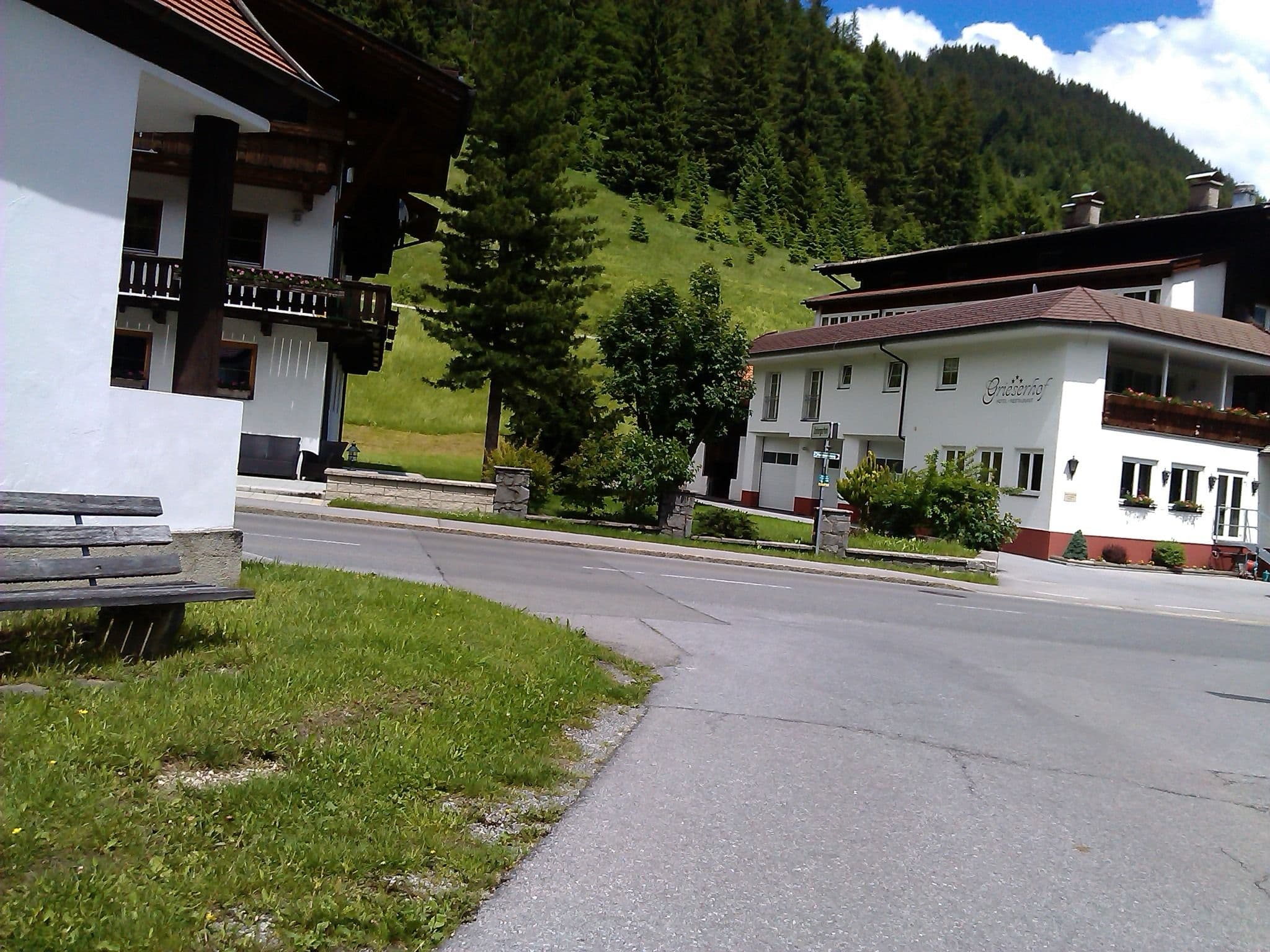 Street view near Pension Europa, Lermoos — © changchun1 (CC BY-SA · Mapillary)