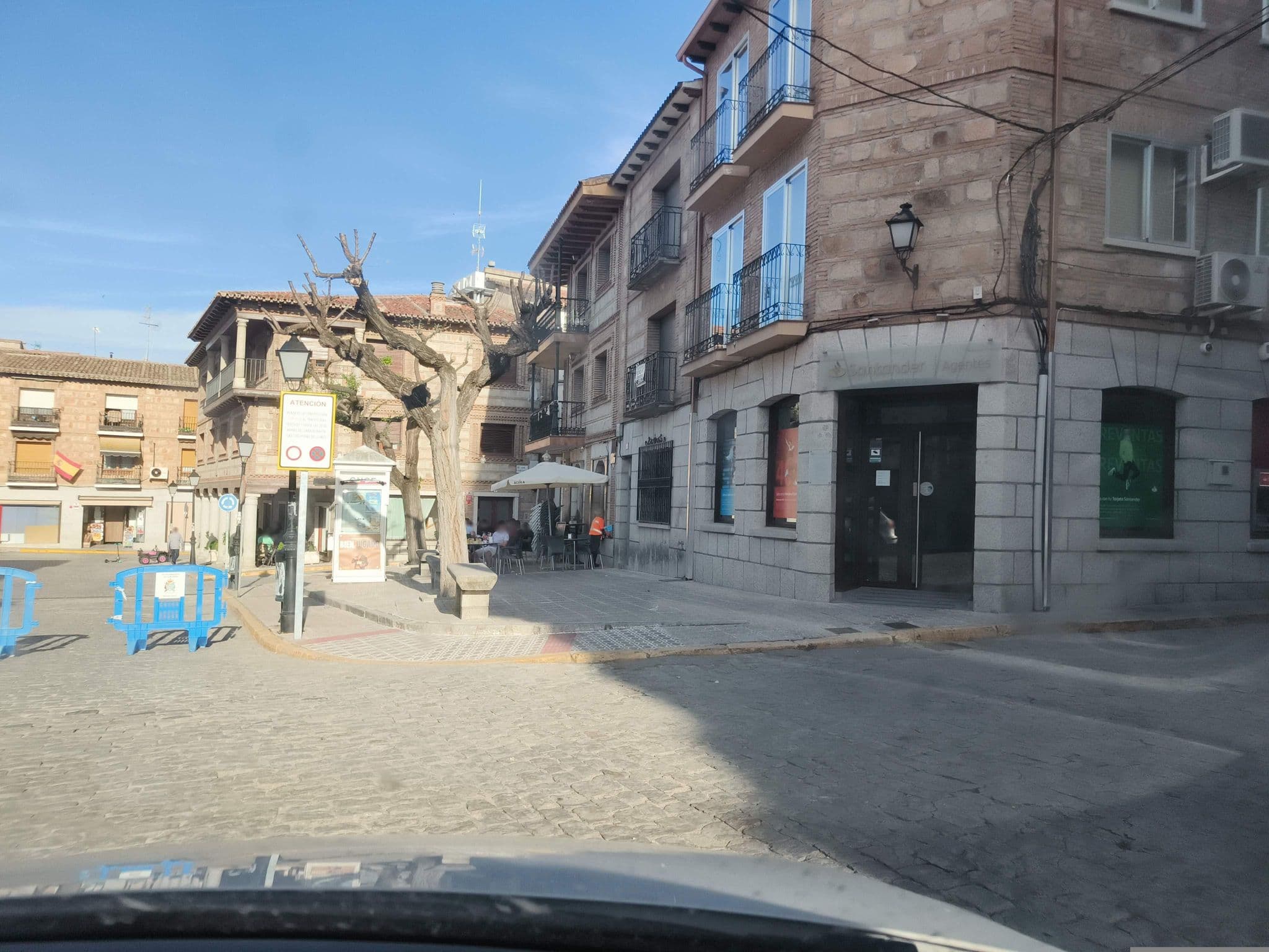 Street view near Hostal Royal, Almorox — © sanchi (CC BY-SA · Mapillary)