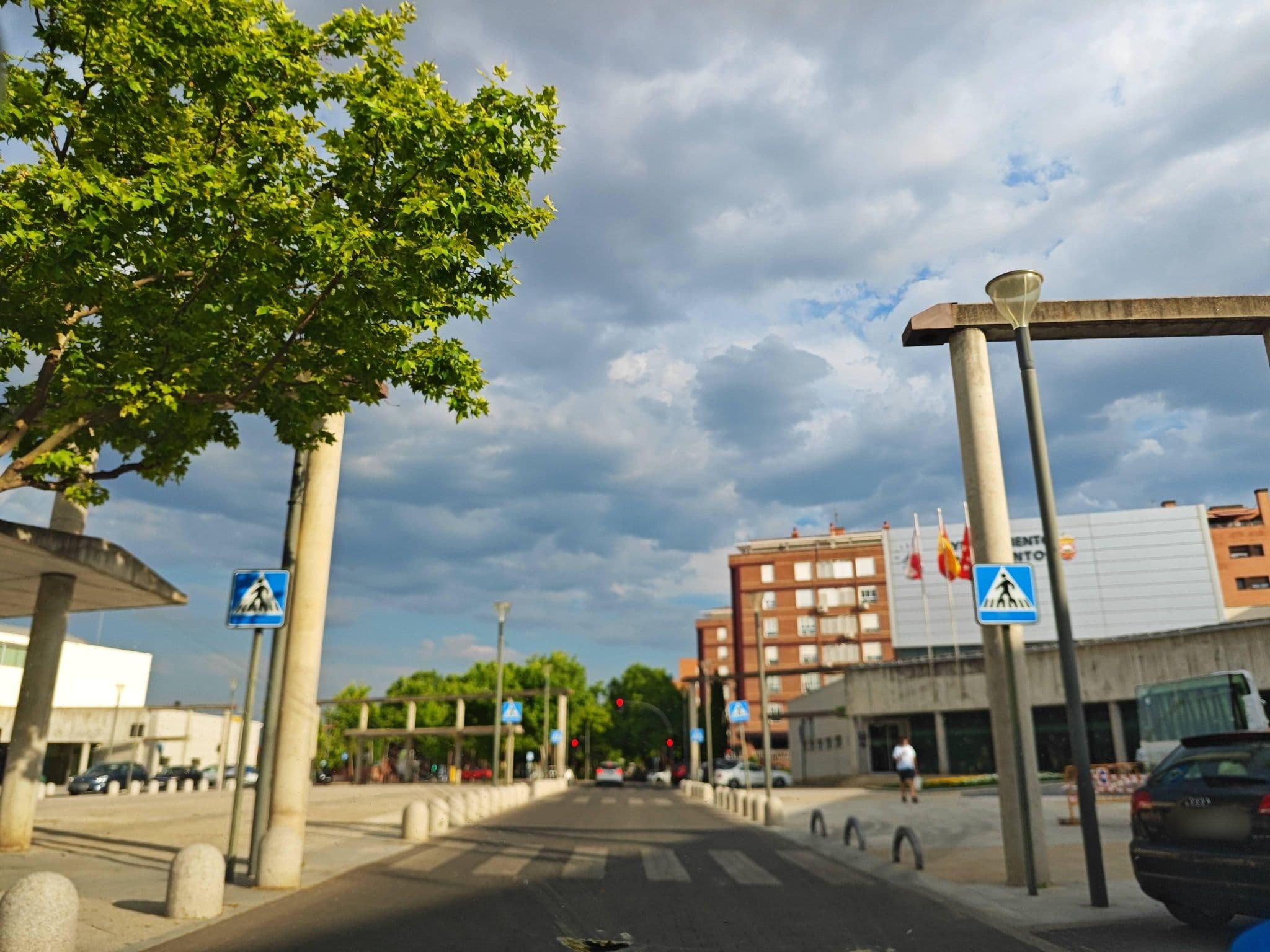 Street view near Albergue de Peregrinos Tres Cantos, Tres Cantos — © polkillas (CC BY-SA · Mapillary)