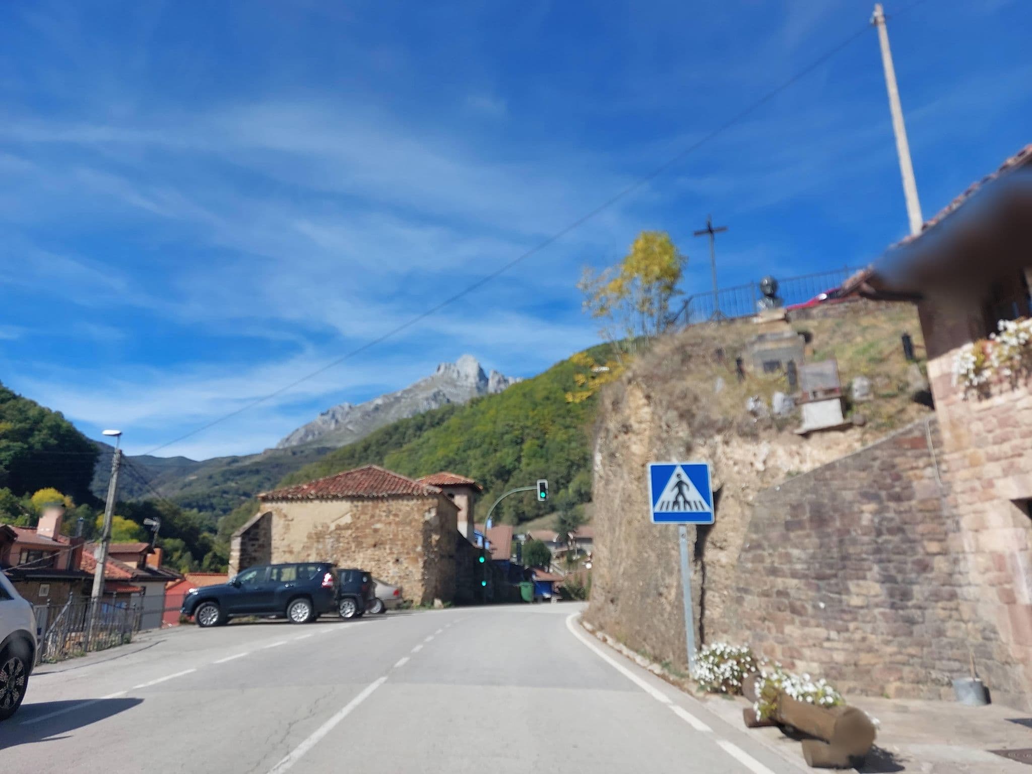 Street view near Máximo, Potes