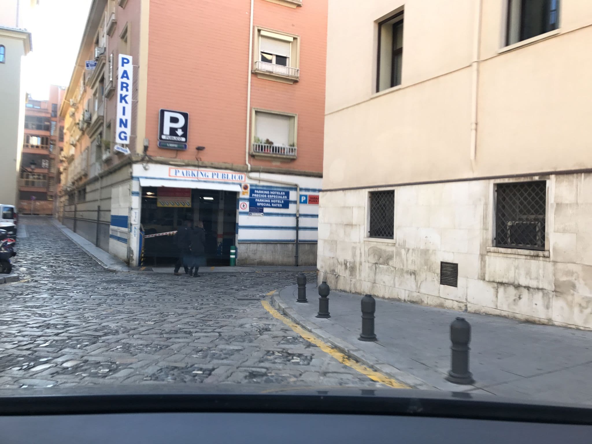 Street view near 4U Hostel, Granada
