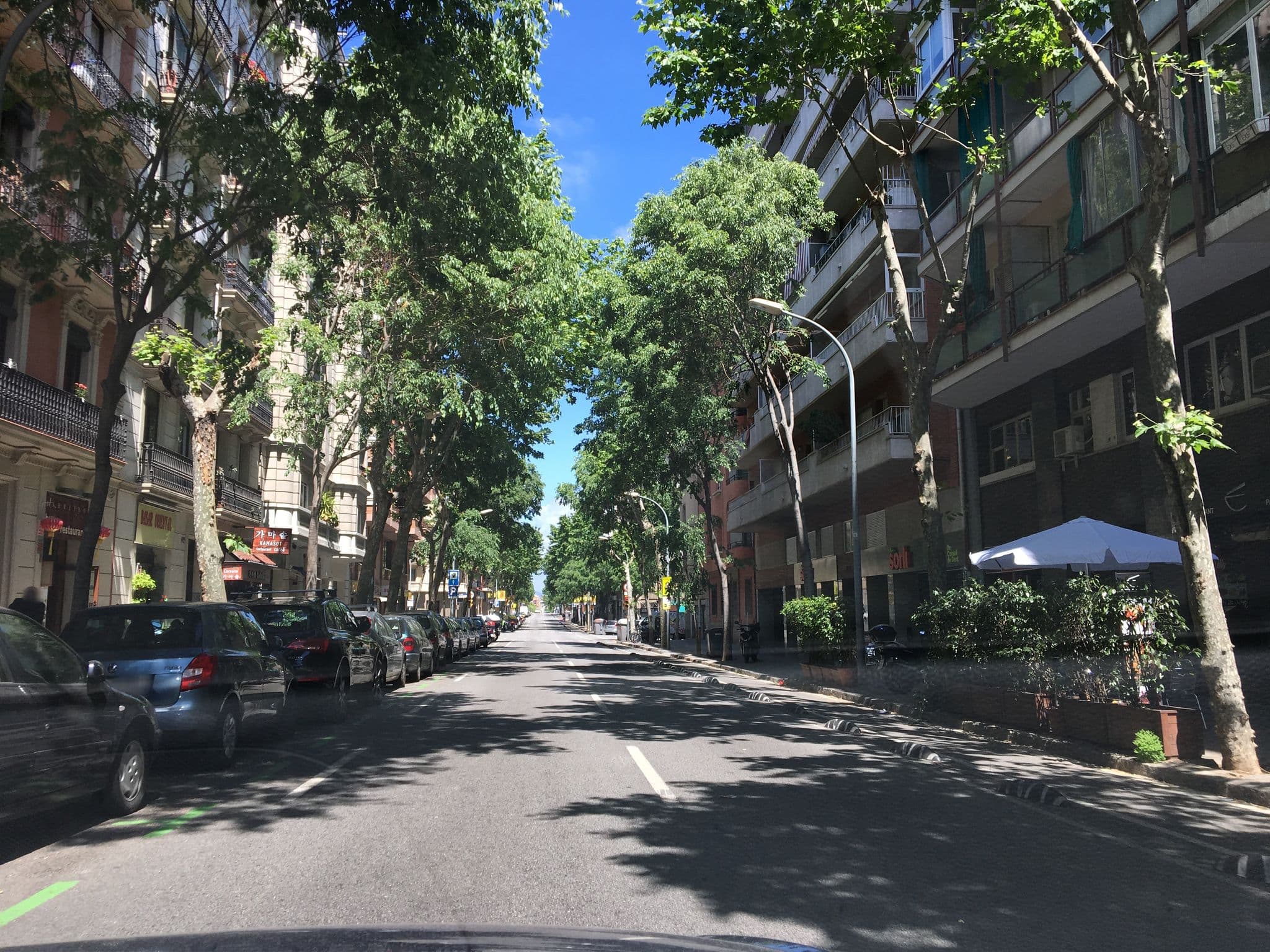 Street view near Hotel Aranea, Fort Pienc — © ccossio (CC BY-SA · Mapillary)