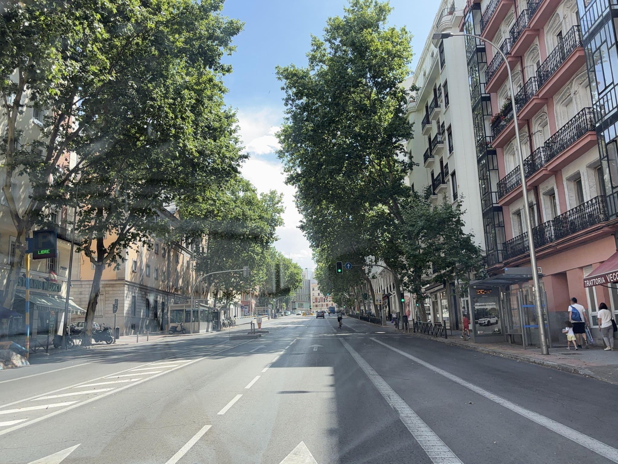Street view near Apartahotel Rosales, Argüelles — © seraq (CC BY-SA · Mapillary)