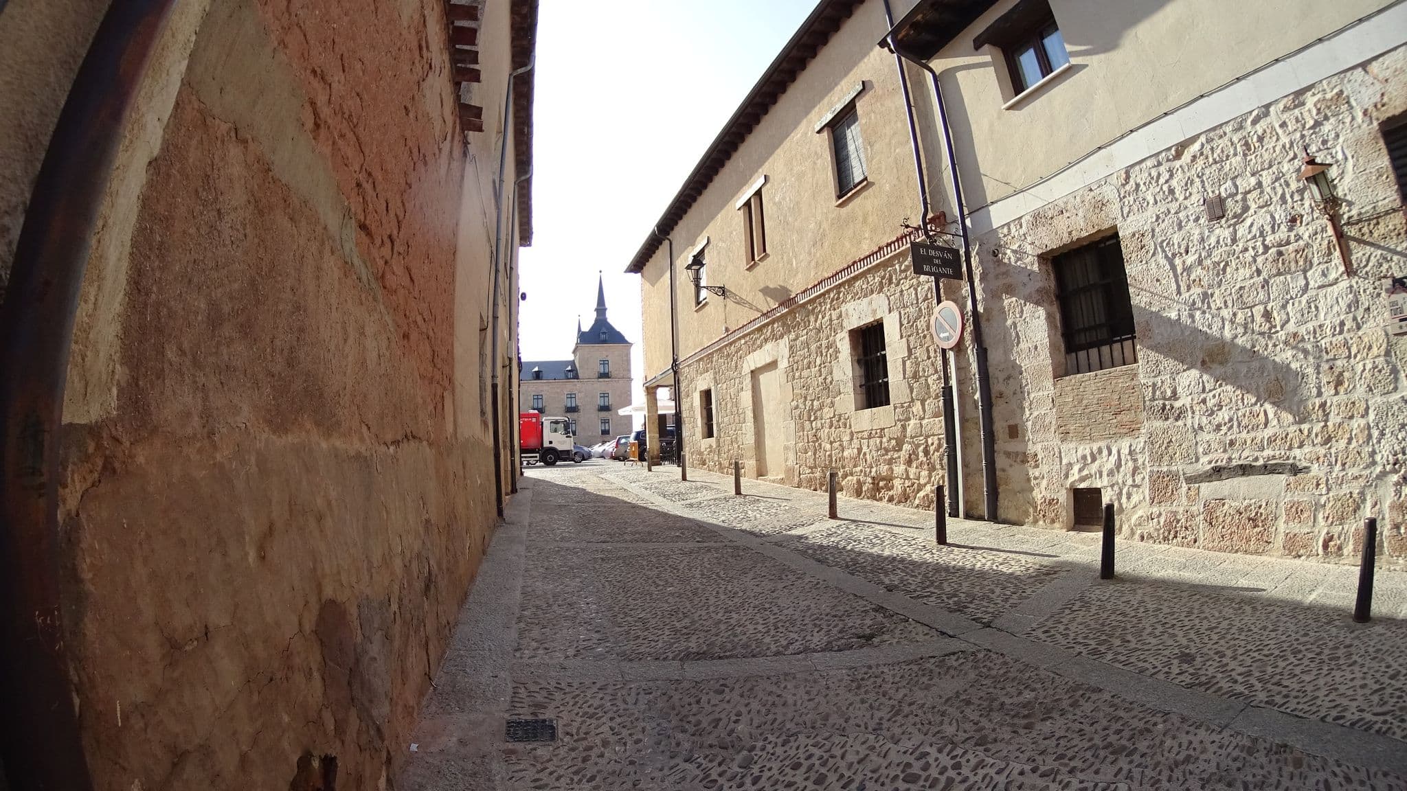 Street view near El Desván del Brigante, Lerma — © robertogeb (CC BY-SA · Mapillary)