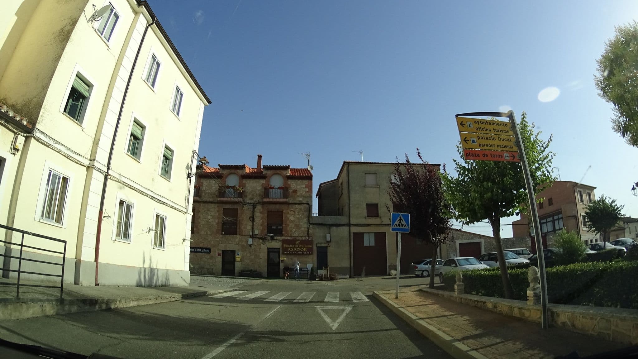 Street view near La Posada de Eufrasio, Lerma — © robertogeb (CC BY-SA · Mapillary)
