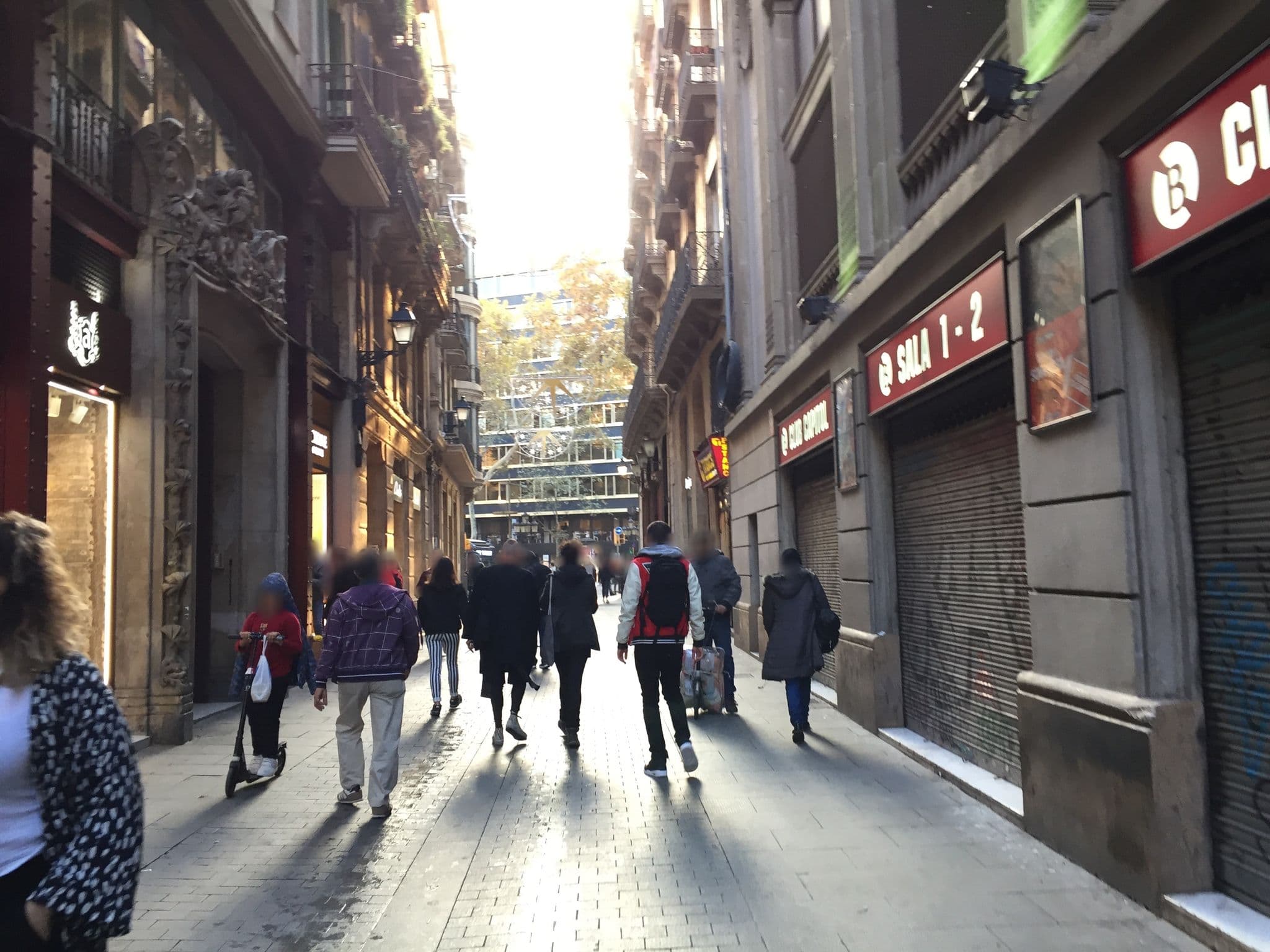 Street view near Pension Capitol, Barri Gòtic — © richlv (CC BY-SA · Mapillary)