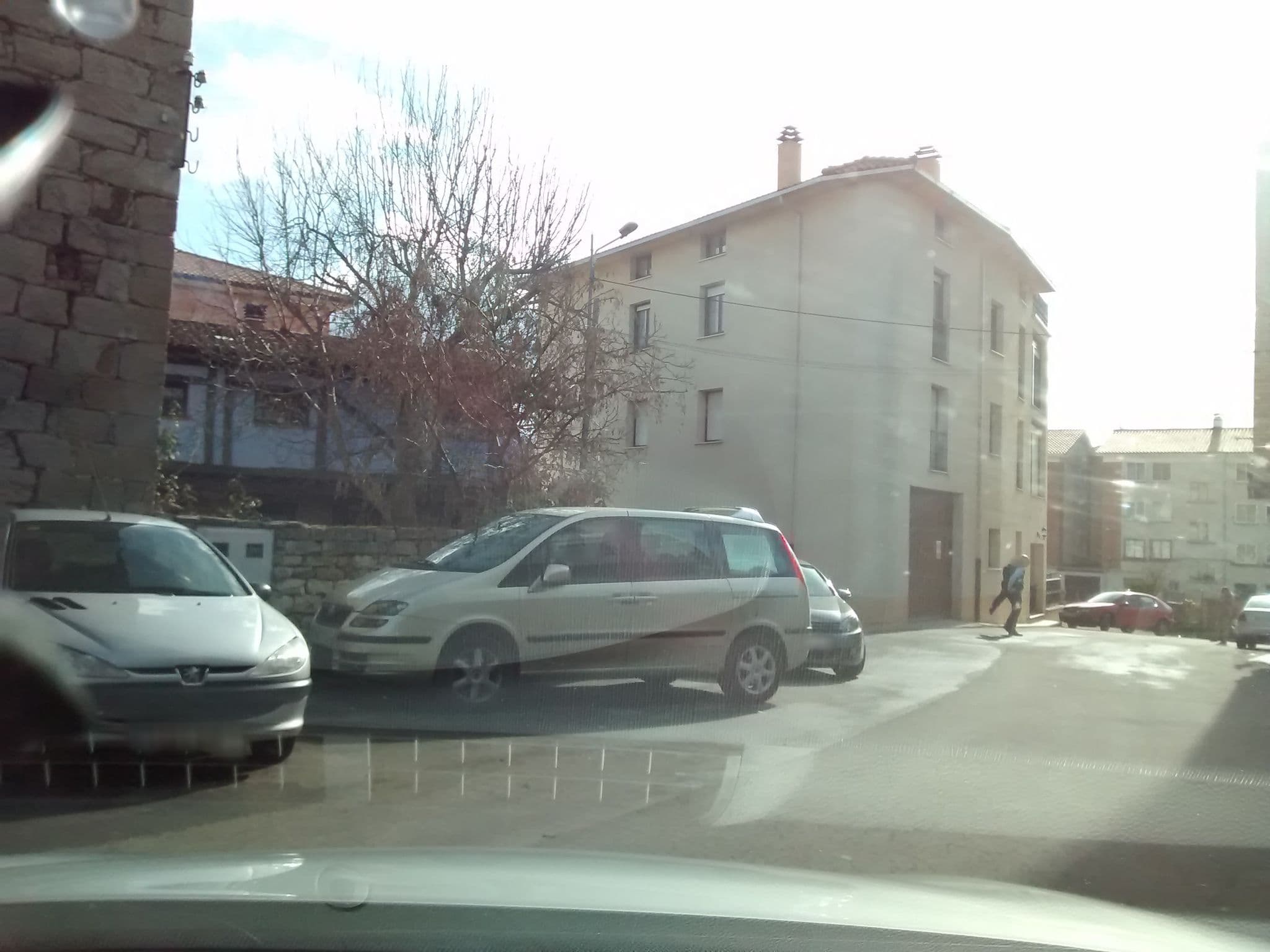 Street view near Posada Real Torre Berrueza, Espinosa de los Monteros — © cronoser (CC BY-SA · Mapillary)