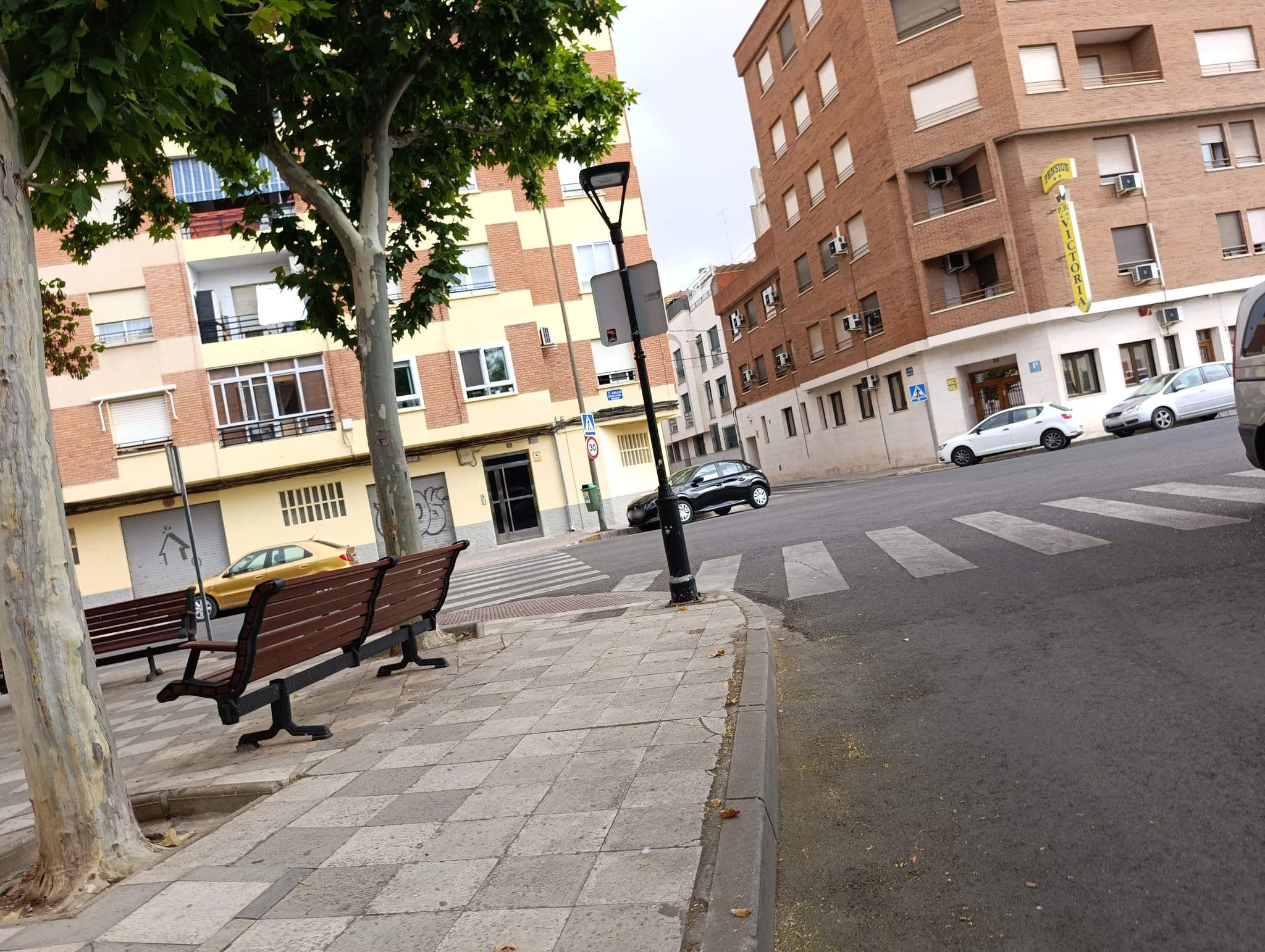 Street view near Pensión Victoria, Albacete — © C6H12O6 (CC BY-SA · Mapillary)