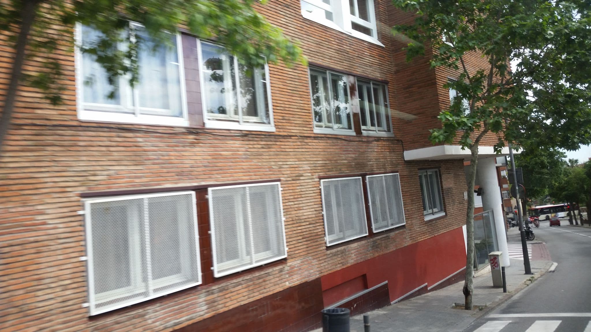 Street view near Catalonia Park Güell, Vallcarca — © ejegg (CC BY-SA · Mapillary)