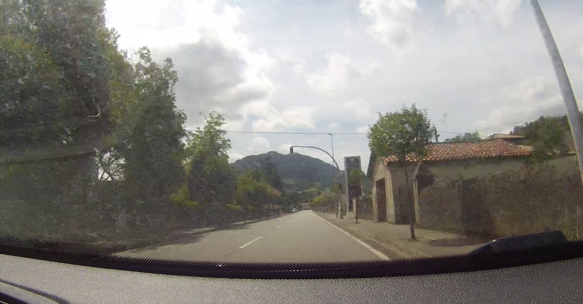 Street view near Hotel Granda, Cangas de Onís — © VincentVE (CC BY-SA · Mapillary)
