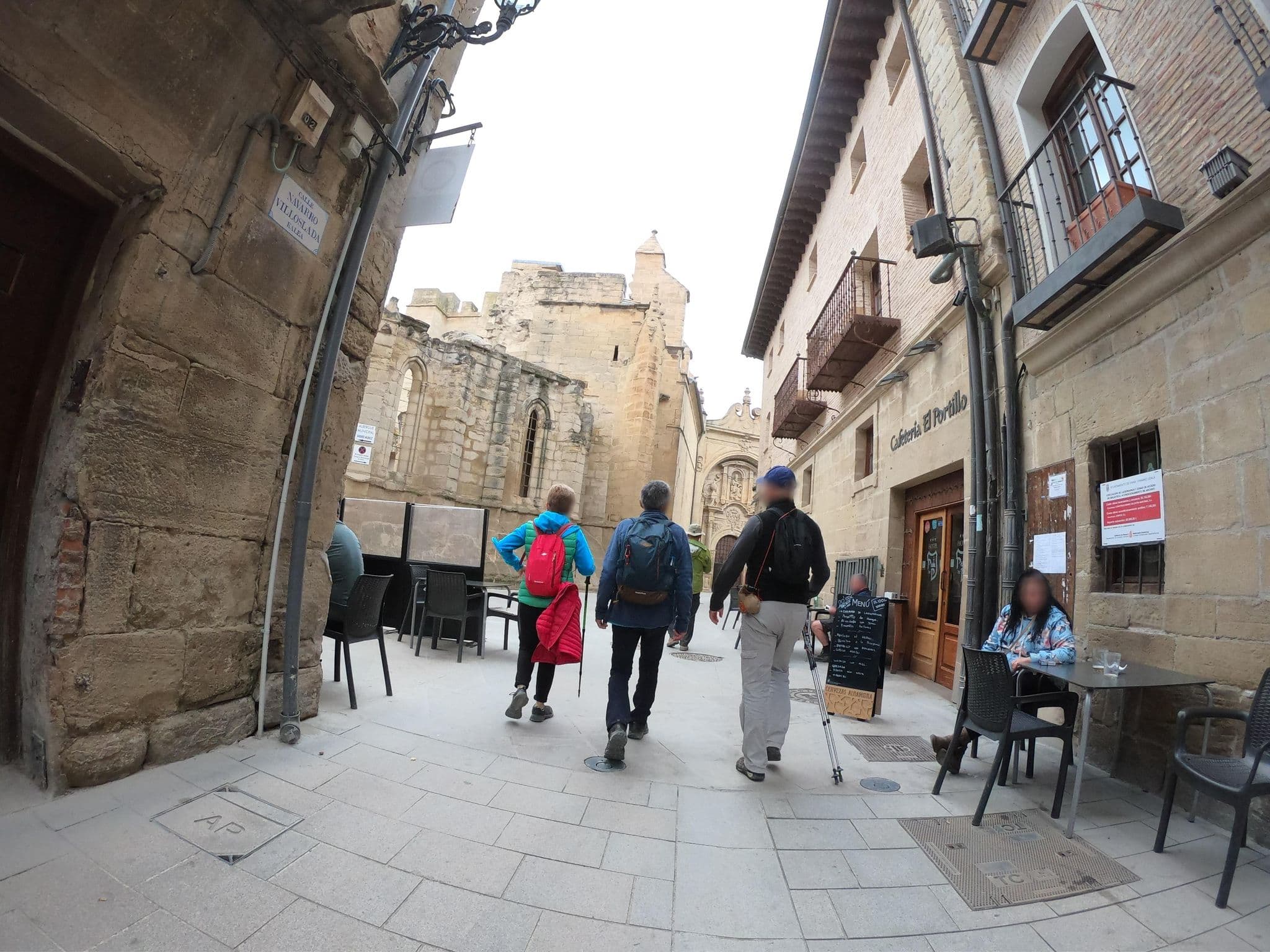 Street view near Alberguería Andrés Muñoz, Oion / Oyón — © rubencarbonero (CC BY-SA · Mapillary)