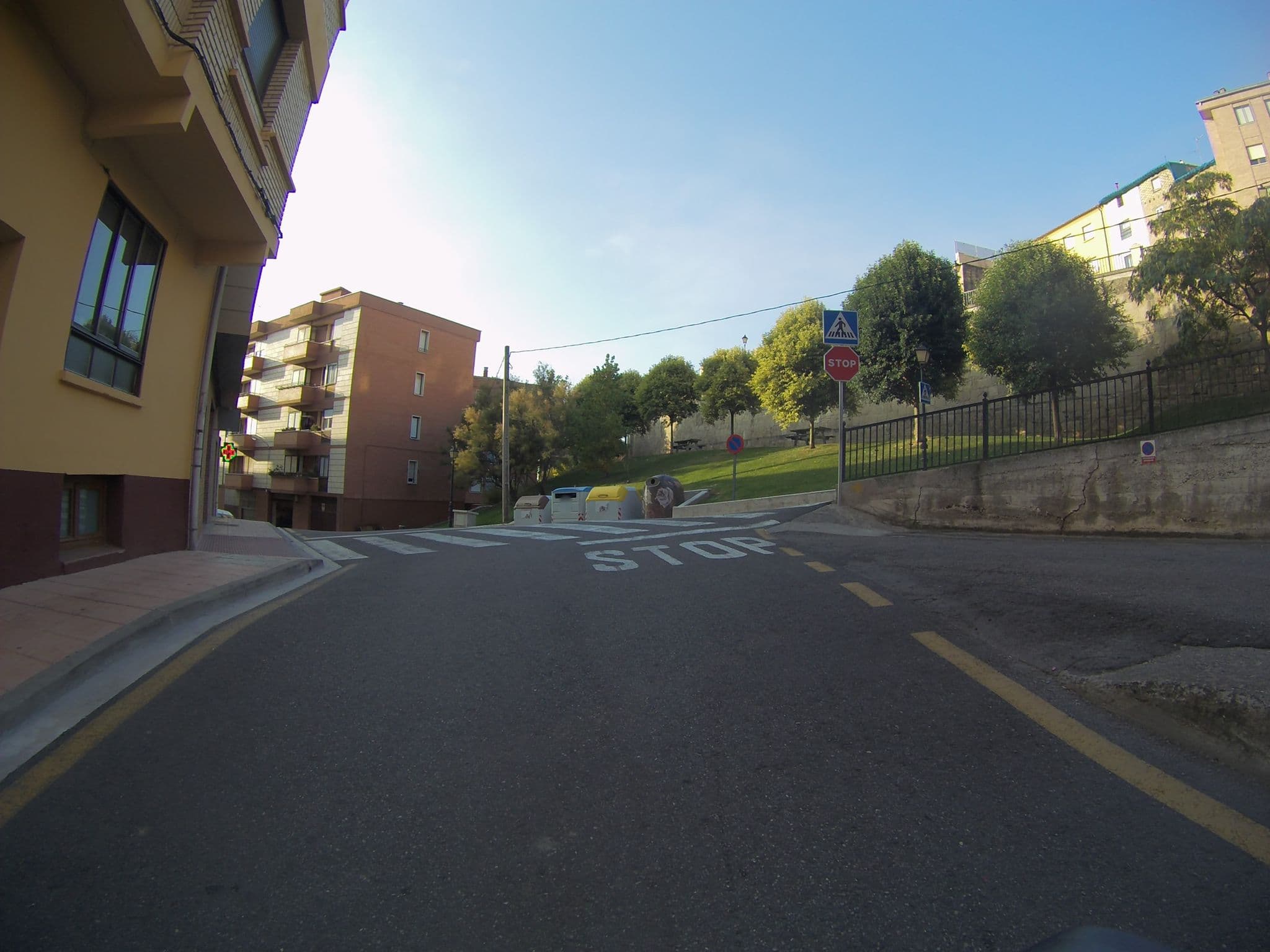 Street view near Albergue Izar, Oion / Oyón — © camperxr (CC BY-SA · Mapillary)