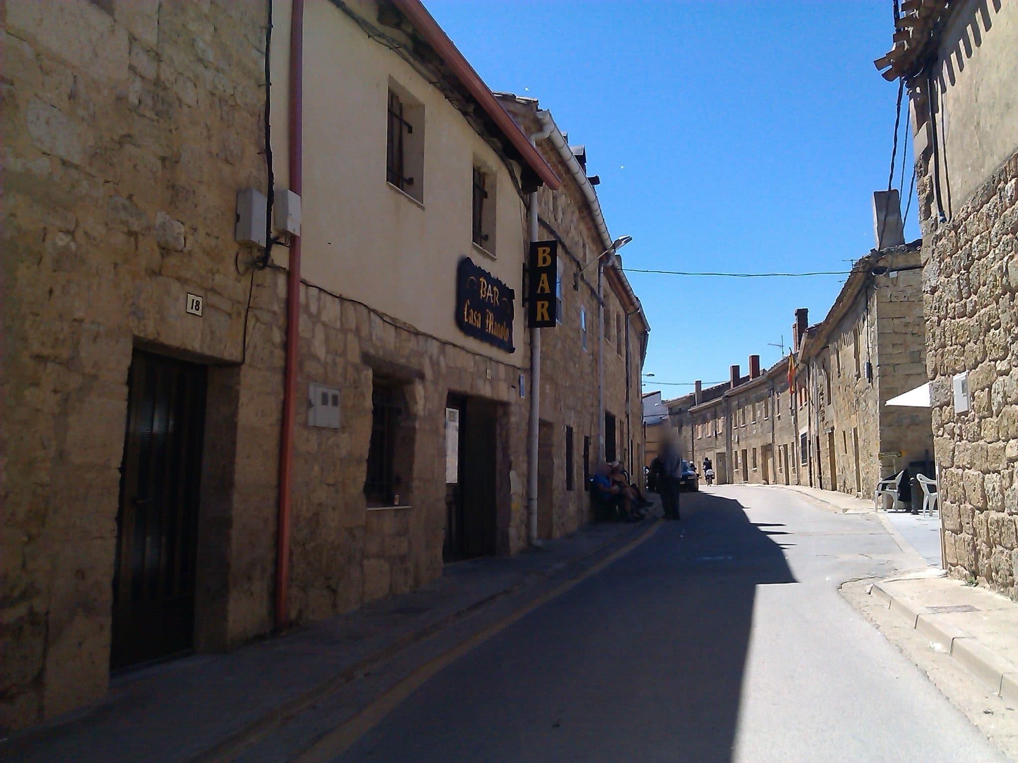 Street view near Albergue el Alfar de Rosalia, Sasamón — © changchun1 (CC BY-SA · Mapillary)